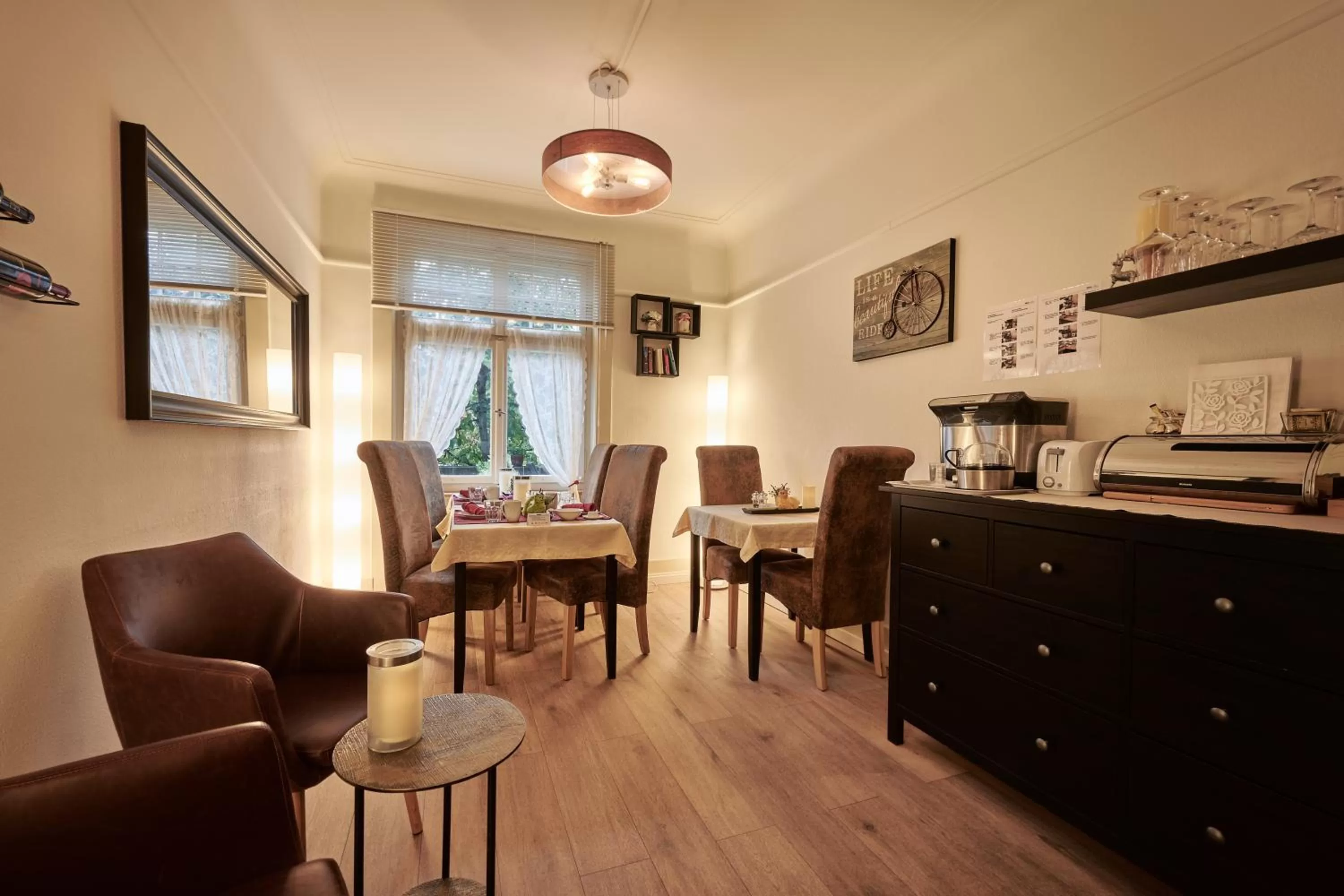 Lounge or bar, Seating Area in Max Aviation Villa & Apartments