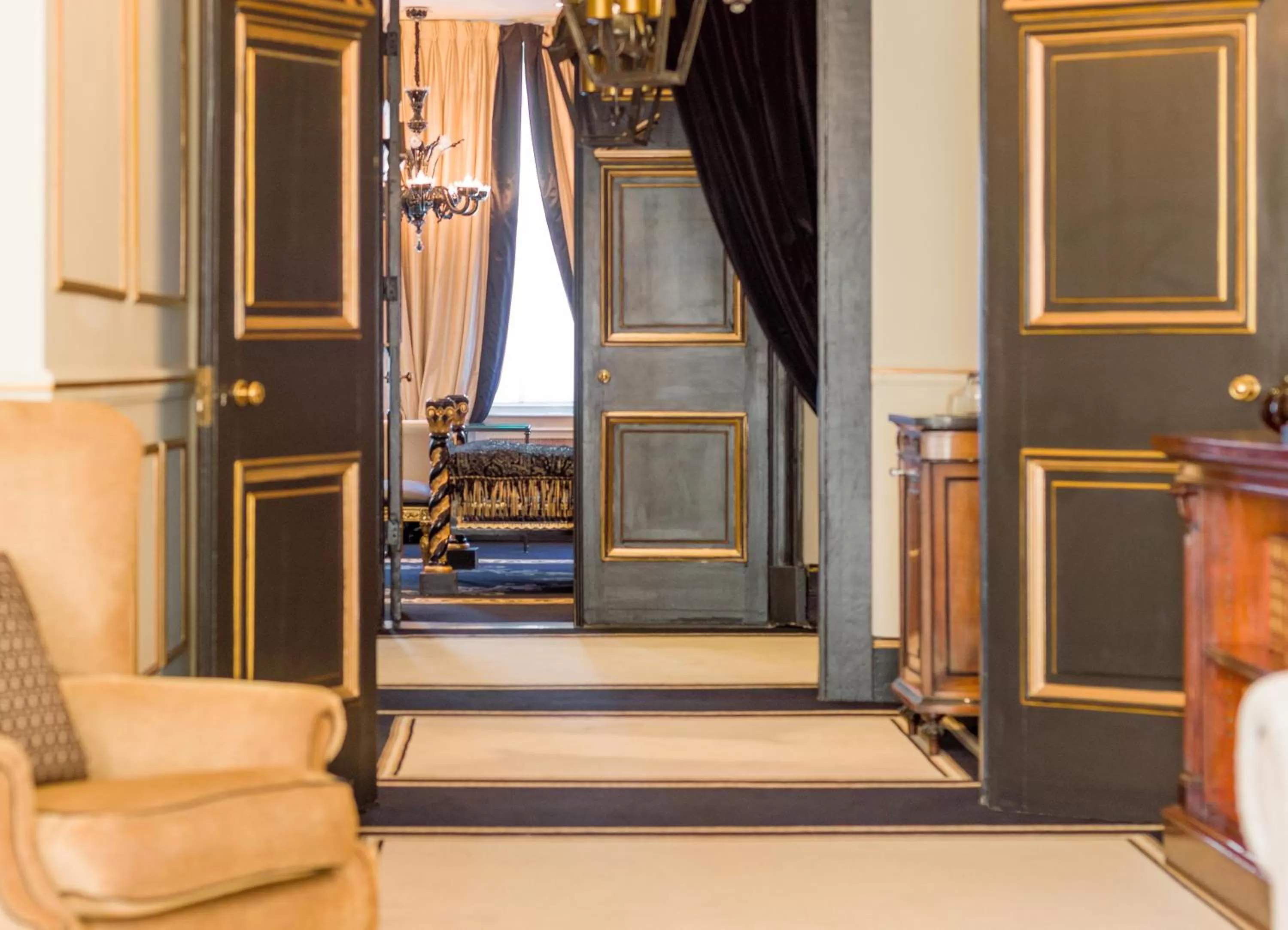 Living room in 11 Cadogan Gardens and The Apartments by Iconic Luxury Hotels