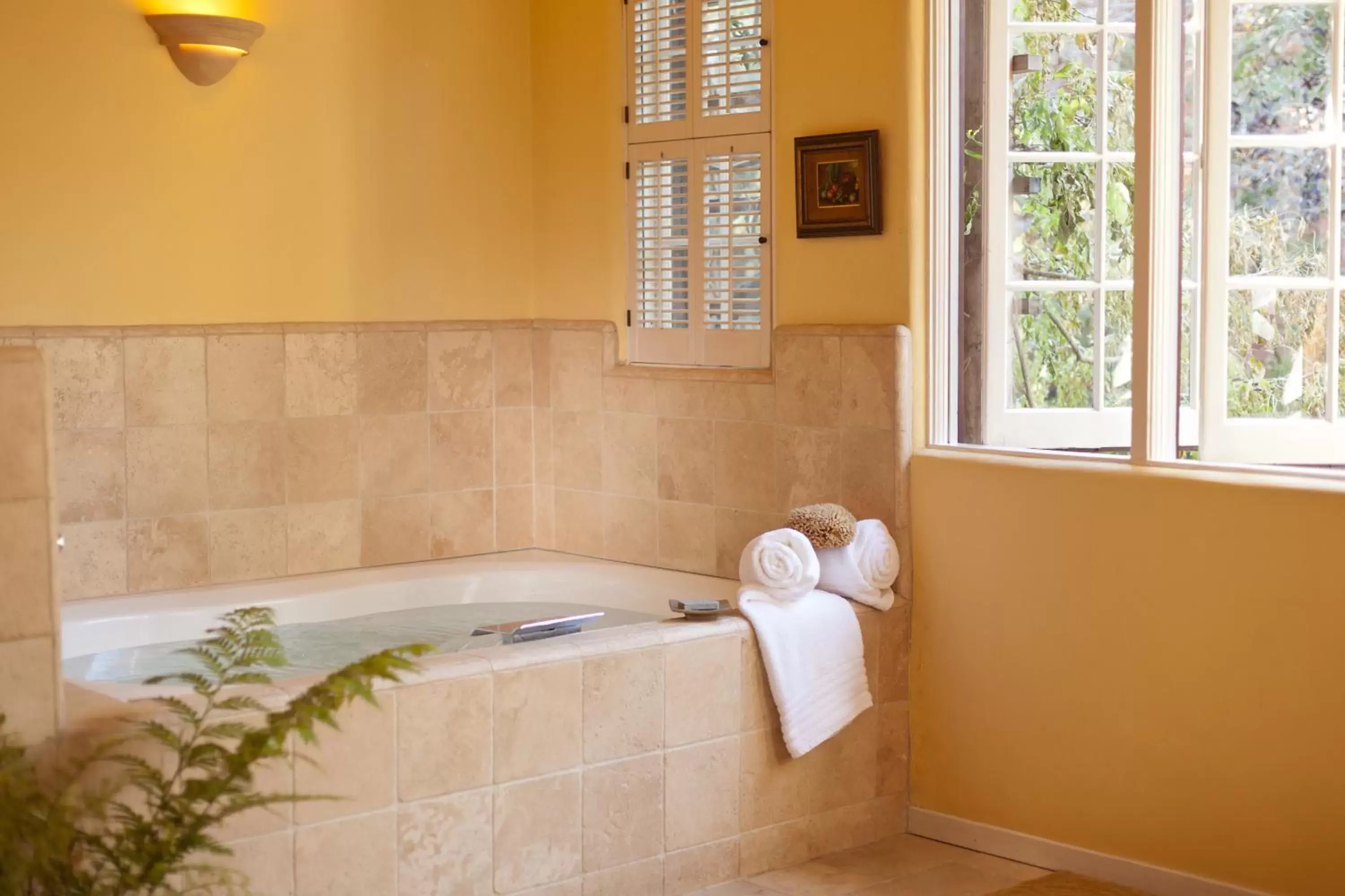 Bathroom in Old Monterey Inn