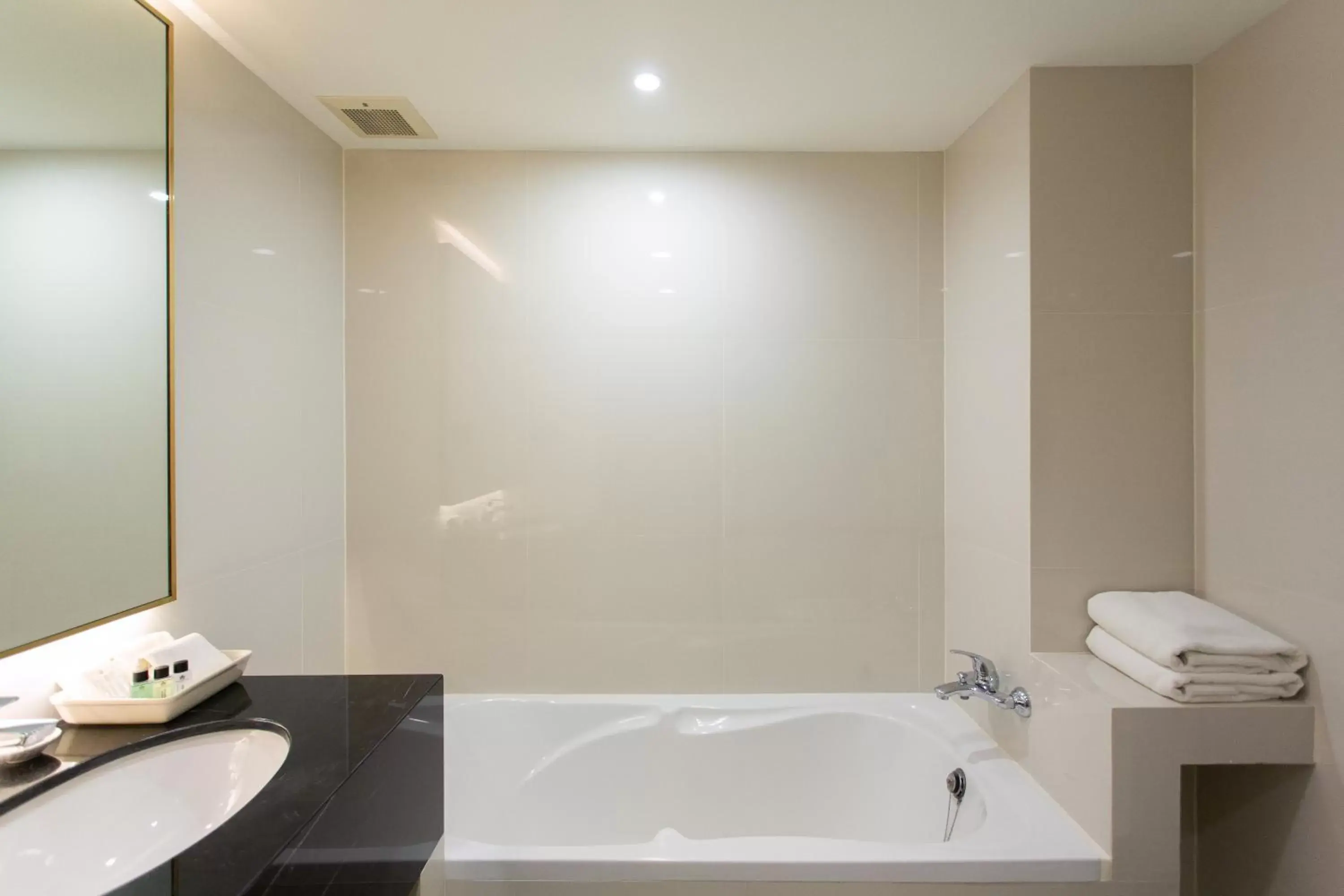 Bathroom in Krabi Heritage Hotel - SHA Extra Plus