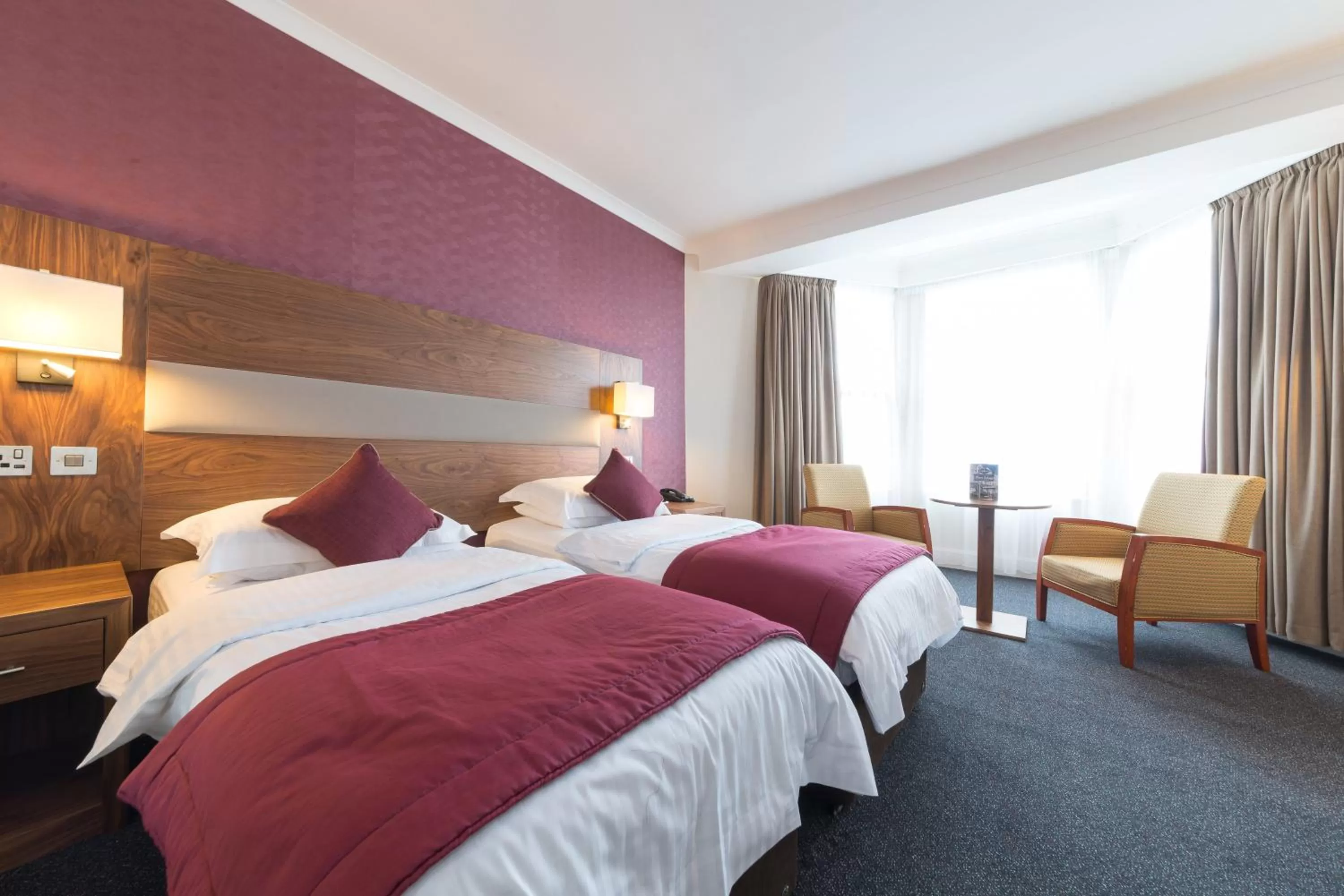 Photo of the whole room, Bed in The Empress Hotel