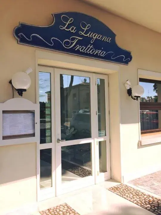 Restaurant/places to eat in Hotel Lugana Parco Al Lago