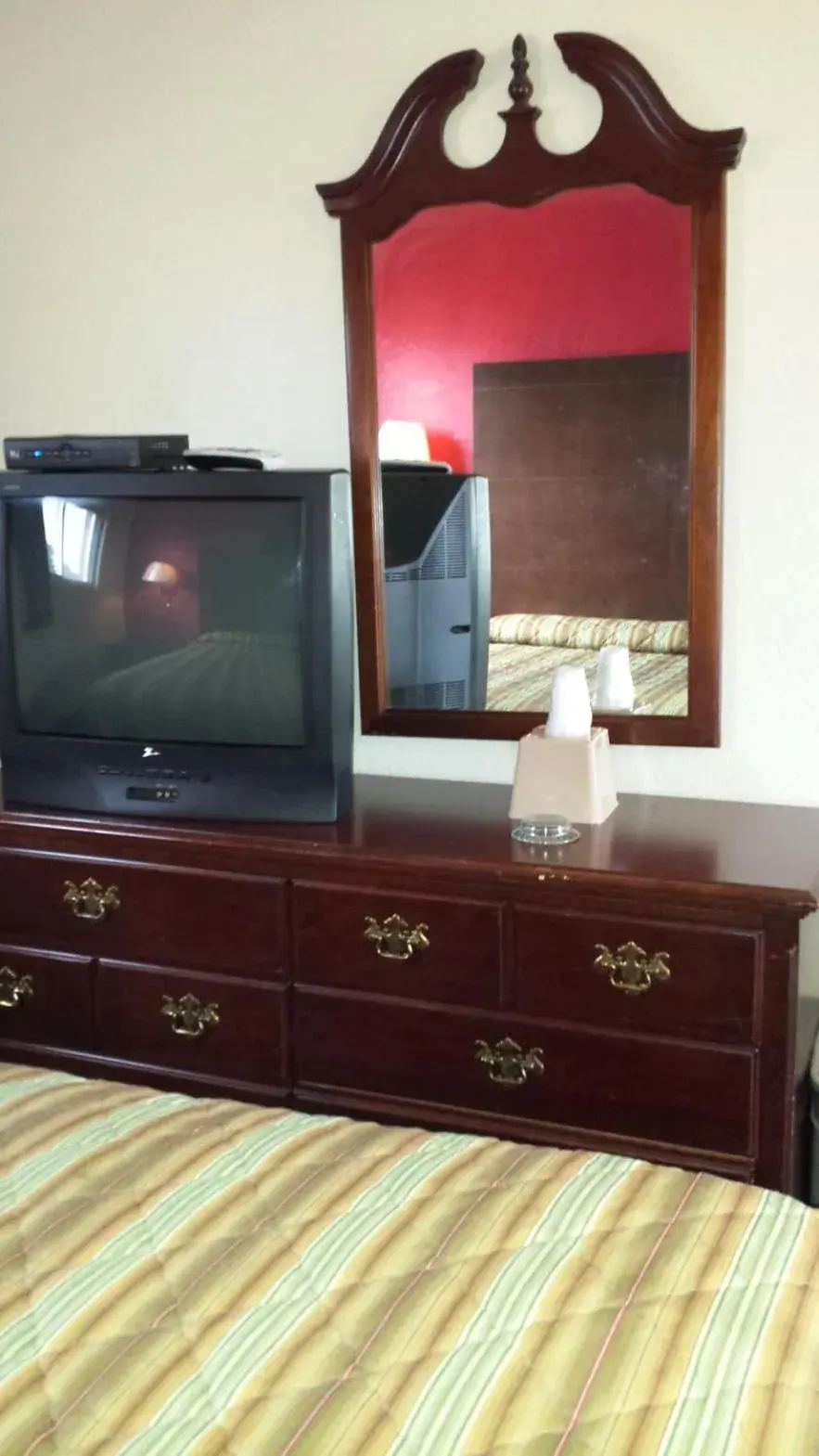 TV/Entertainment Center in Hallmark Motel