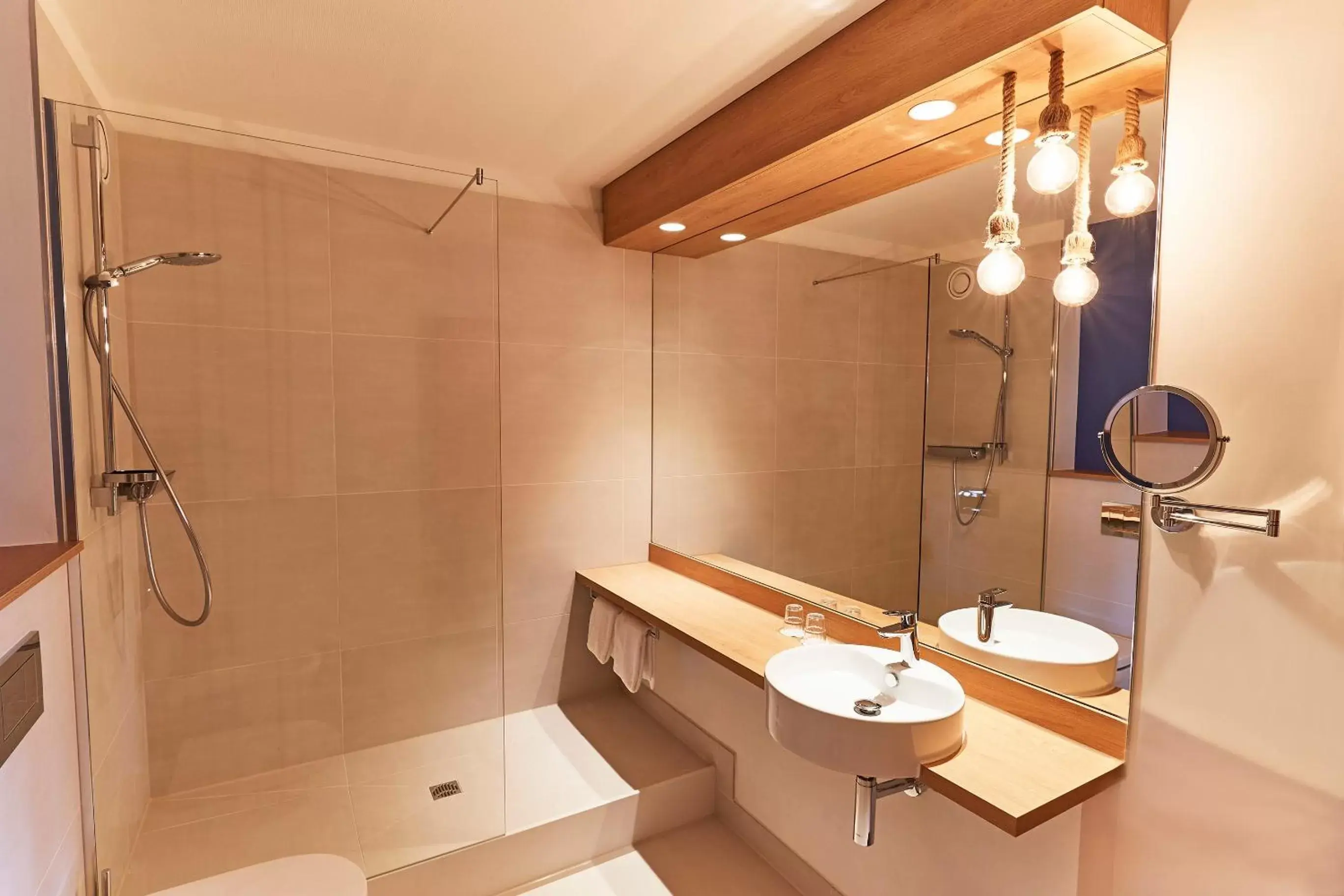 Shower, Bathroom in Steigenberger Conti Hansa