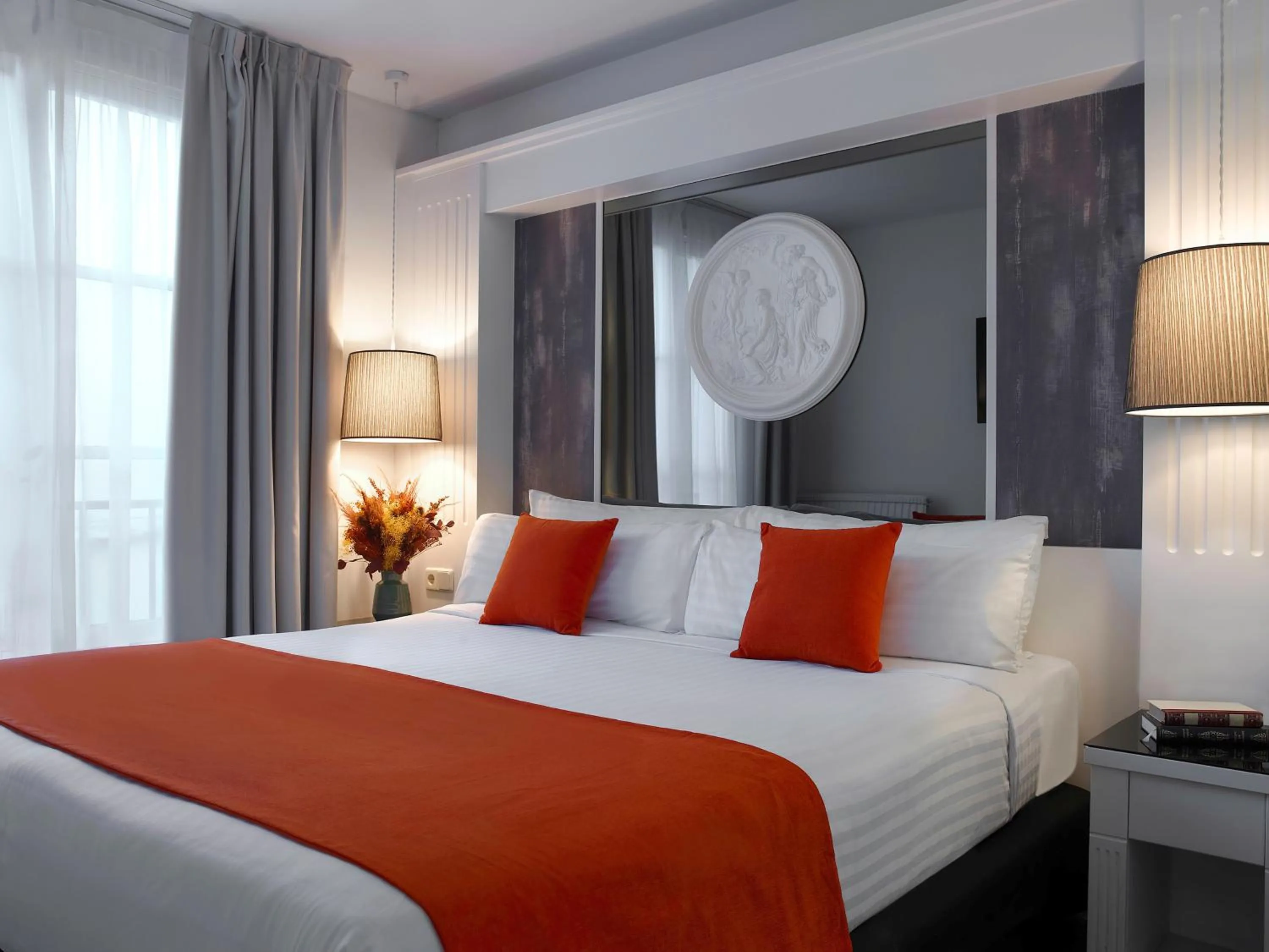 Bed in Hotel Paris Opera Affiliated by Meliá