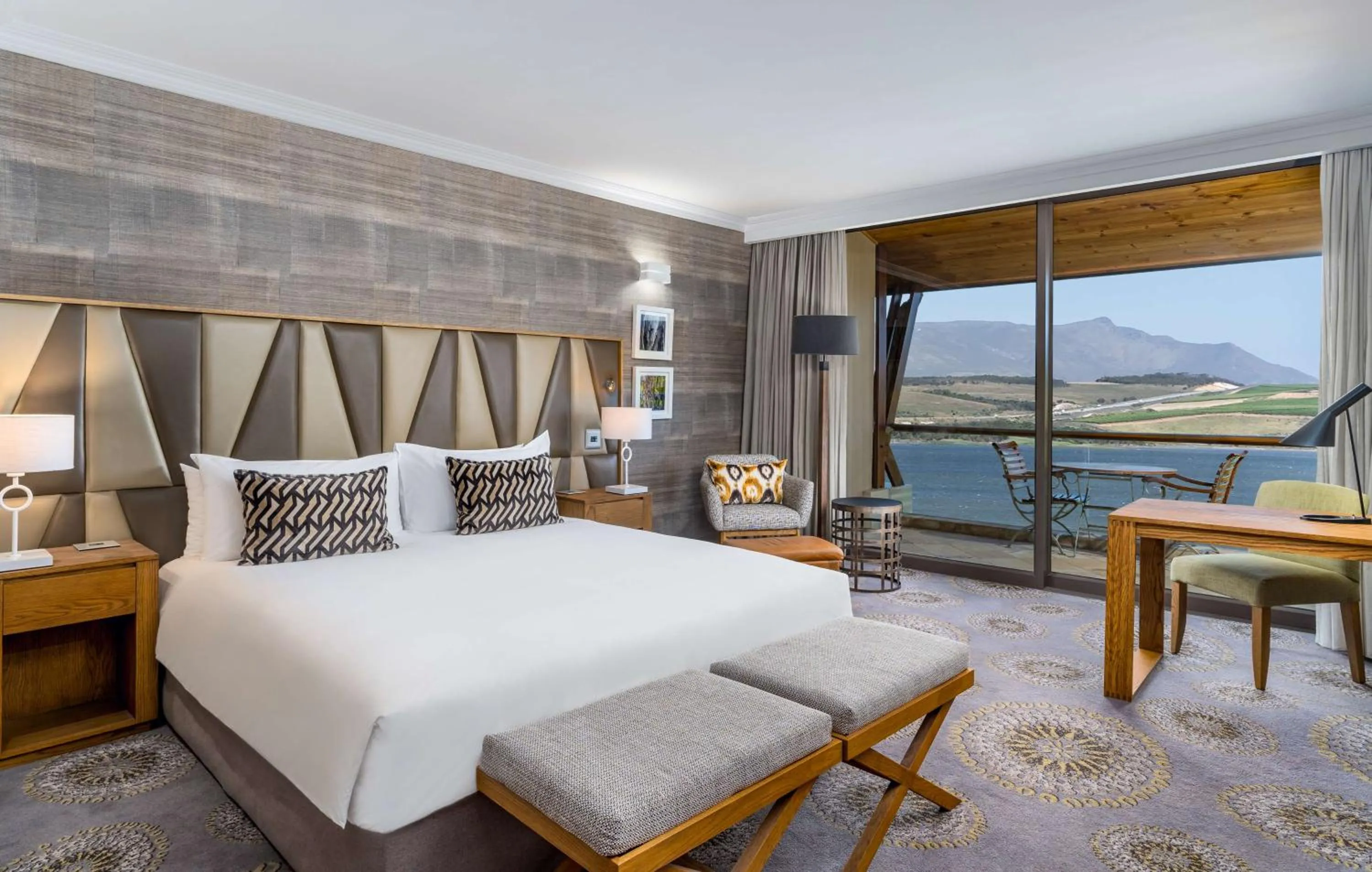 Bedroom, Bed in Arabella Hotel, Golf and Spa