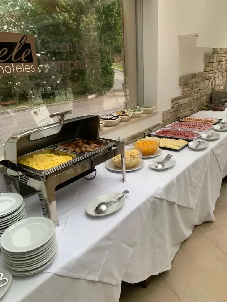 Buffet breakfast, Food in Ele Green Park Hotel Pamphili