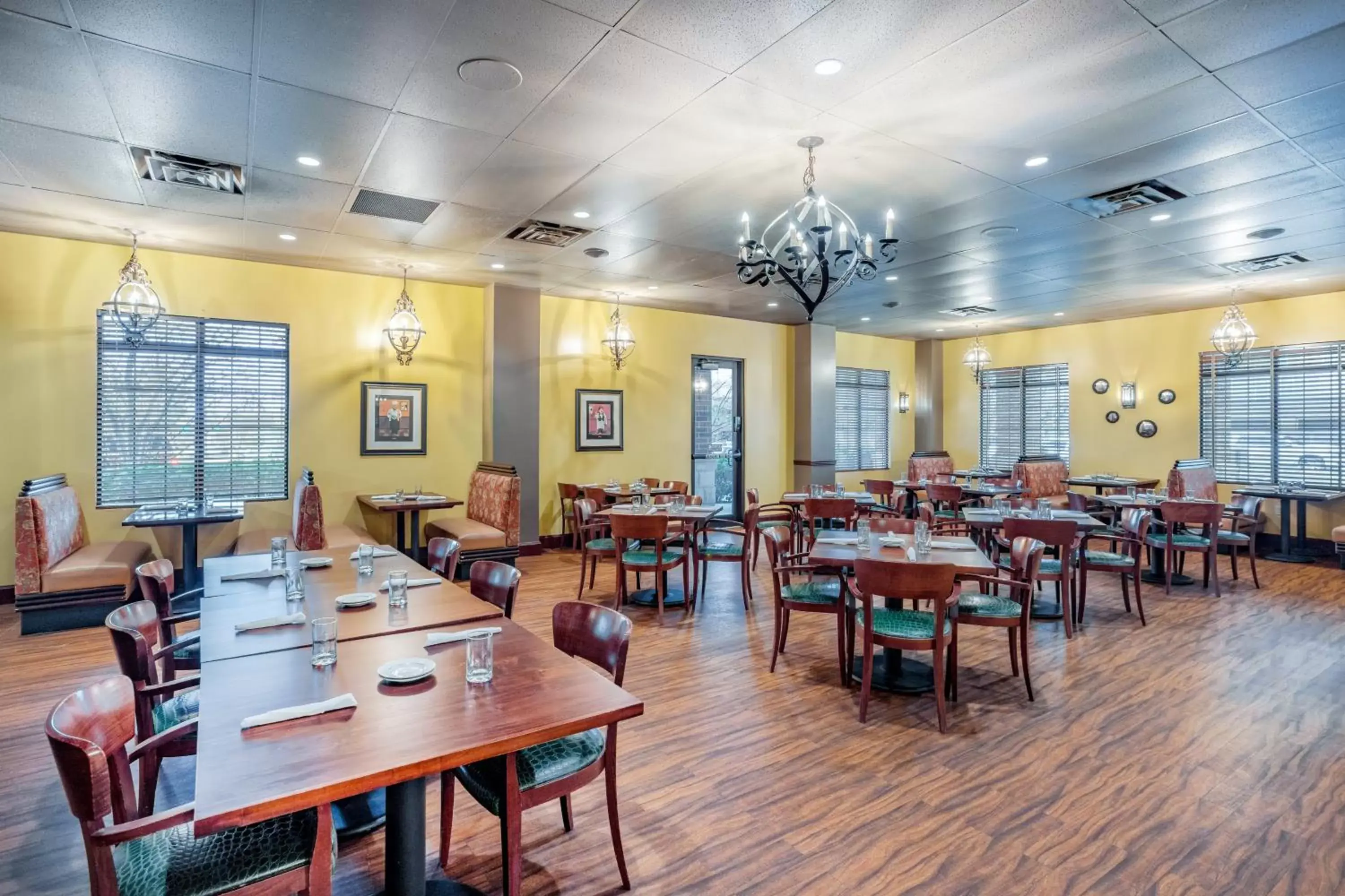 Restaurant/Places to Eat in Holiday Inn Lafayette-City Centre, an IHG Hotel