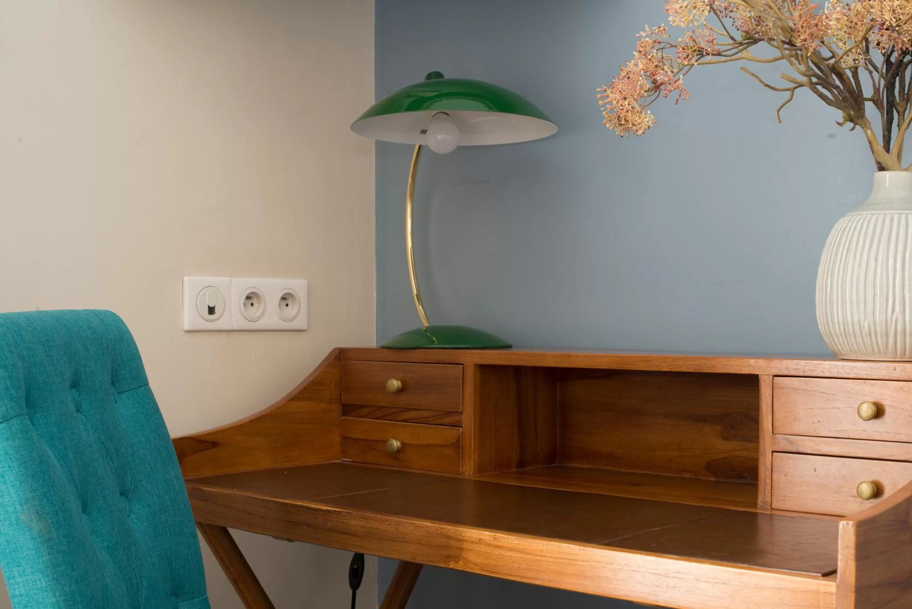 Seating area in Hôtel des Batignolles