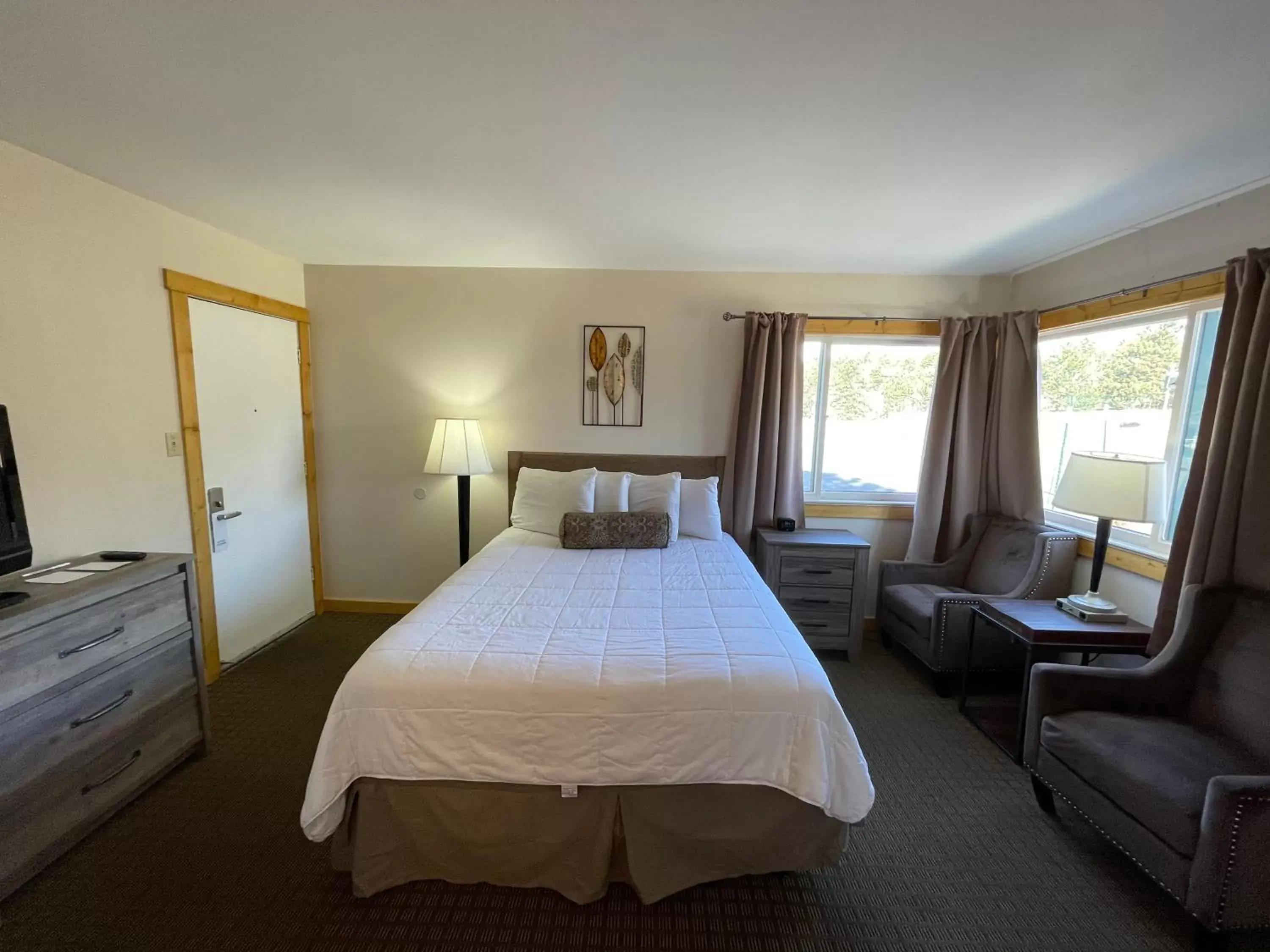 Bedroom, Bed in Estes Mountain Inn