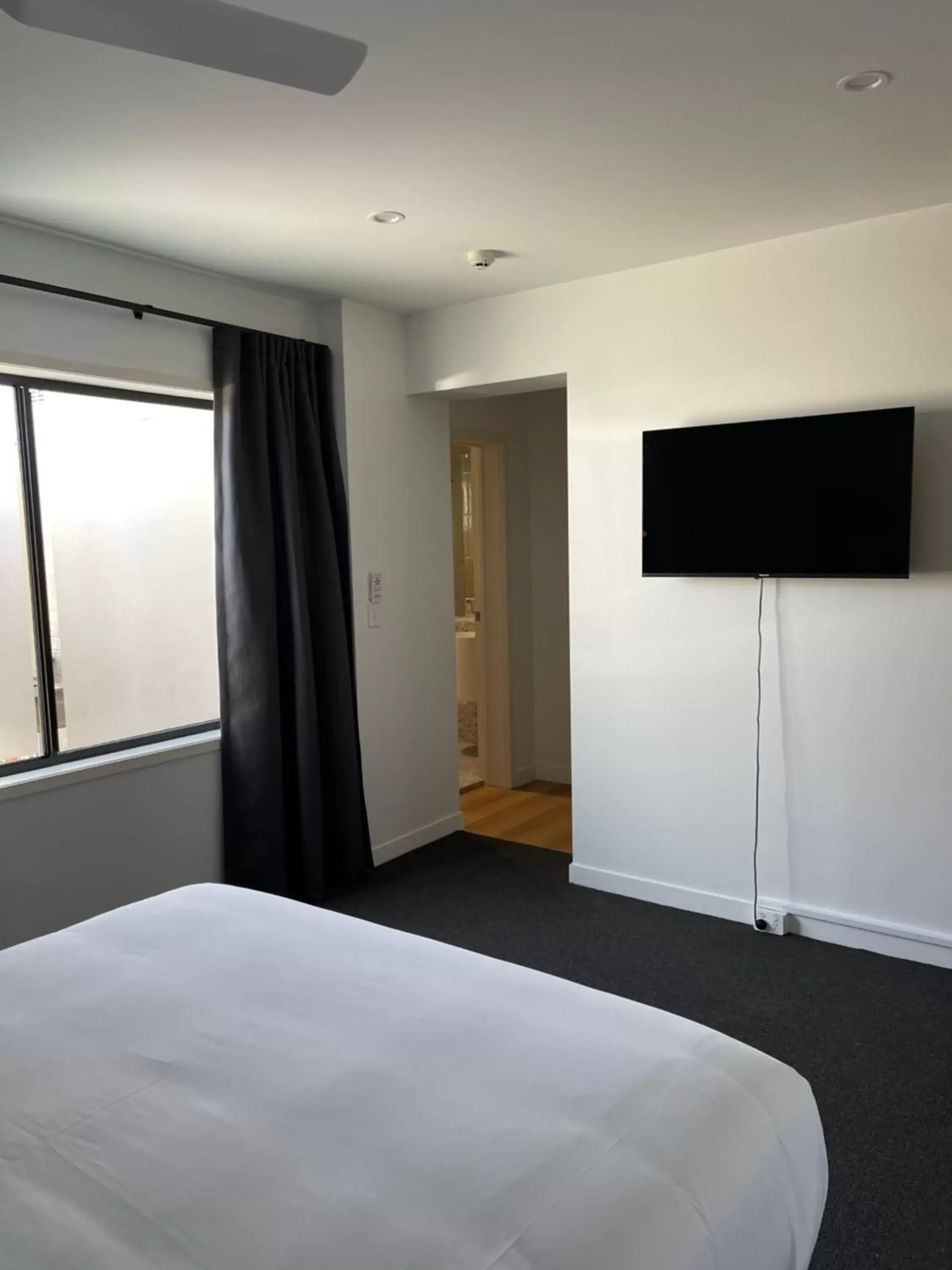 TV and multimedia, TV/Entertainment Center in Plantation Hotel Coffs Harbour