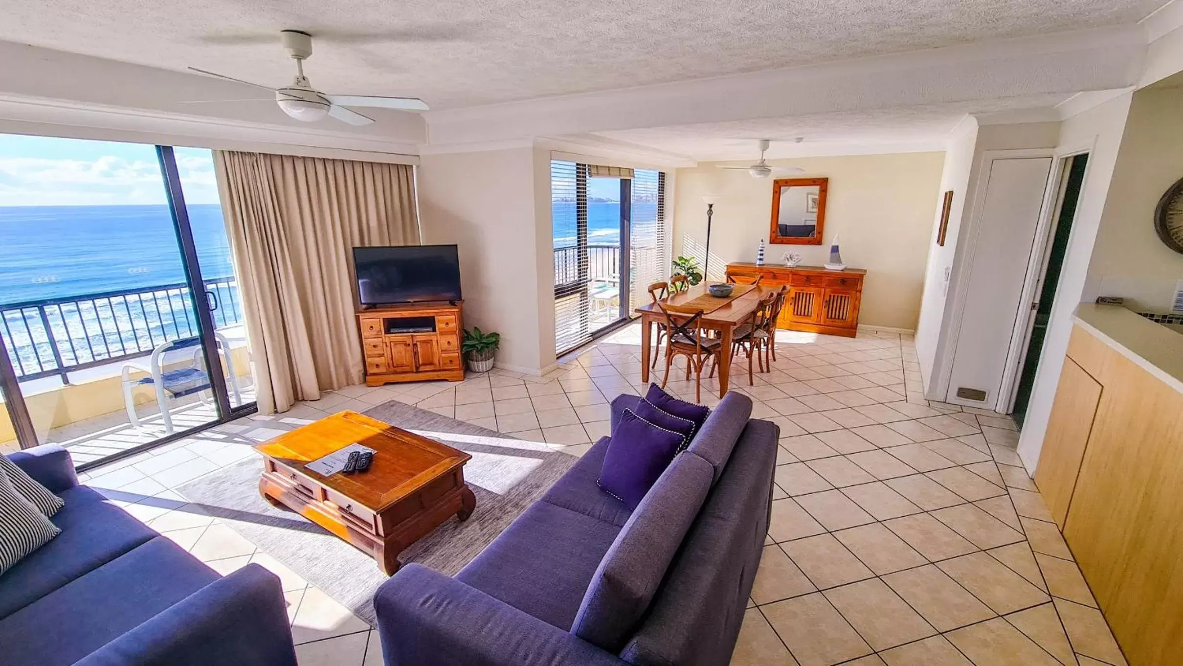 Living room, Seating Area in Pelican Sands Beach Resort