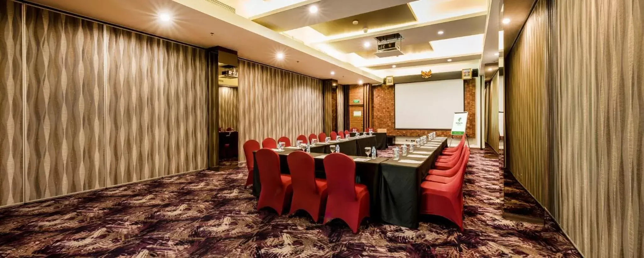 Meeting/conference room in Holiday Inn Cikarang Jababeka, an IHG Hotel