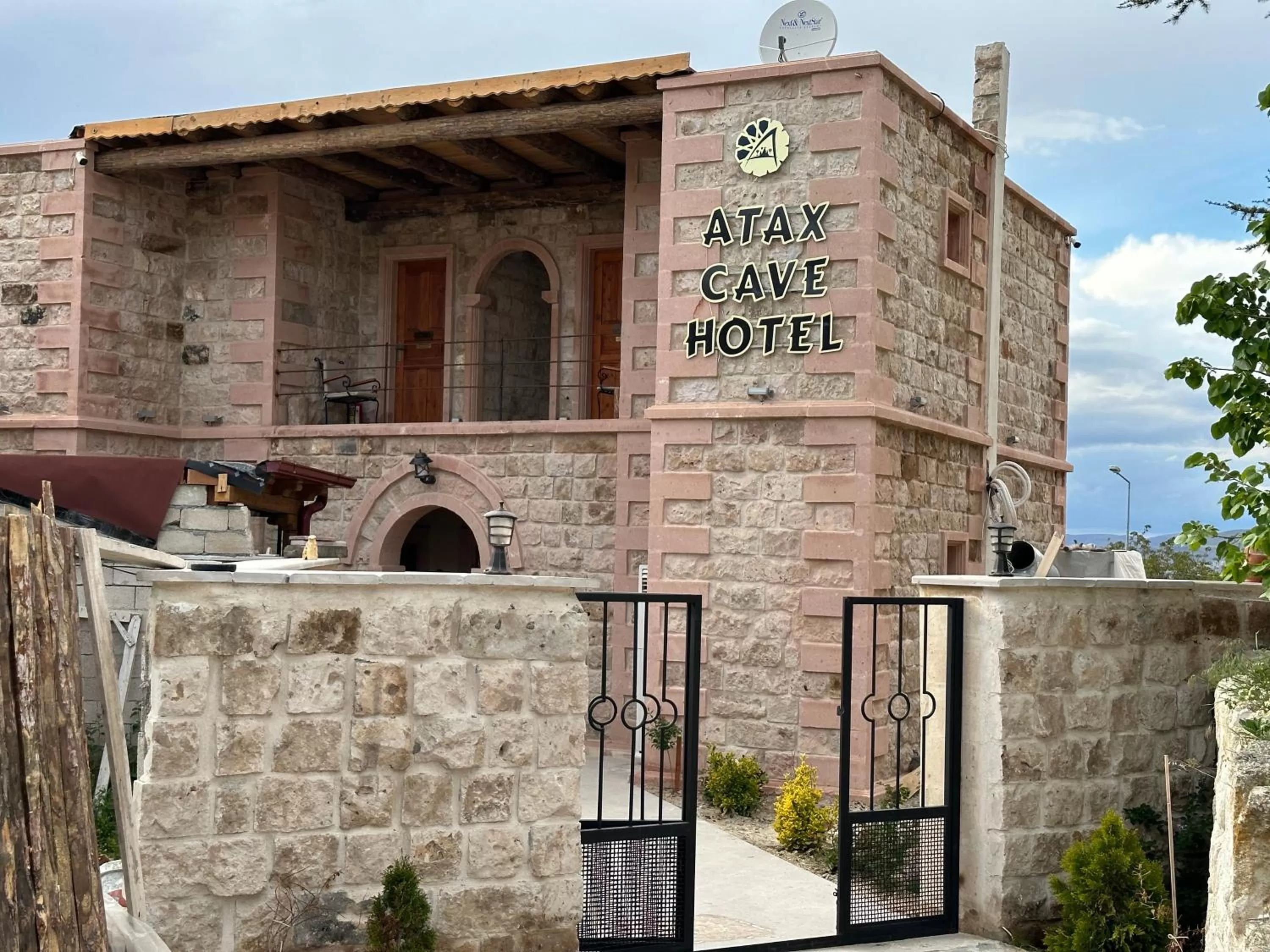 Off site in Atax Cave House