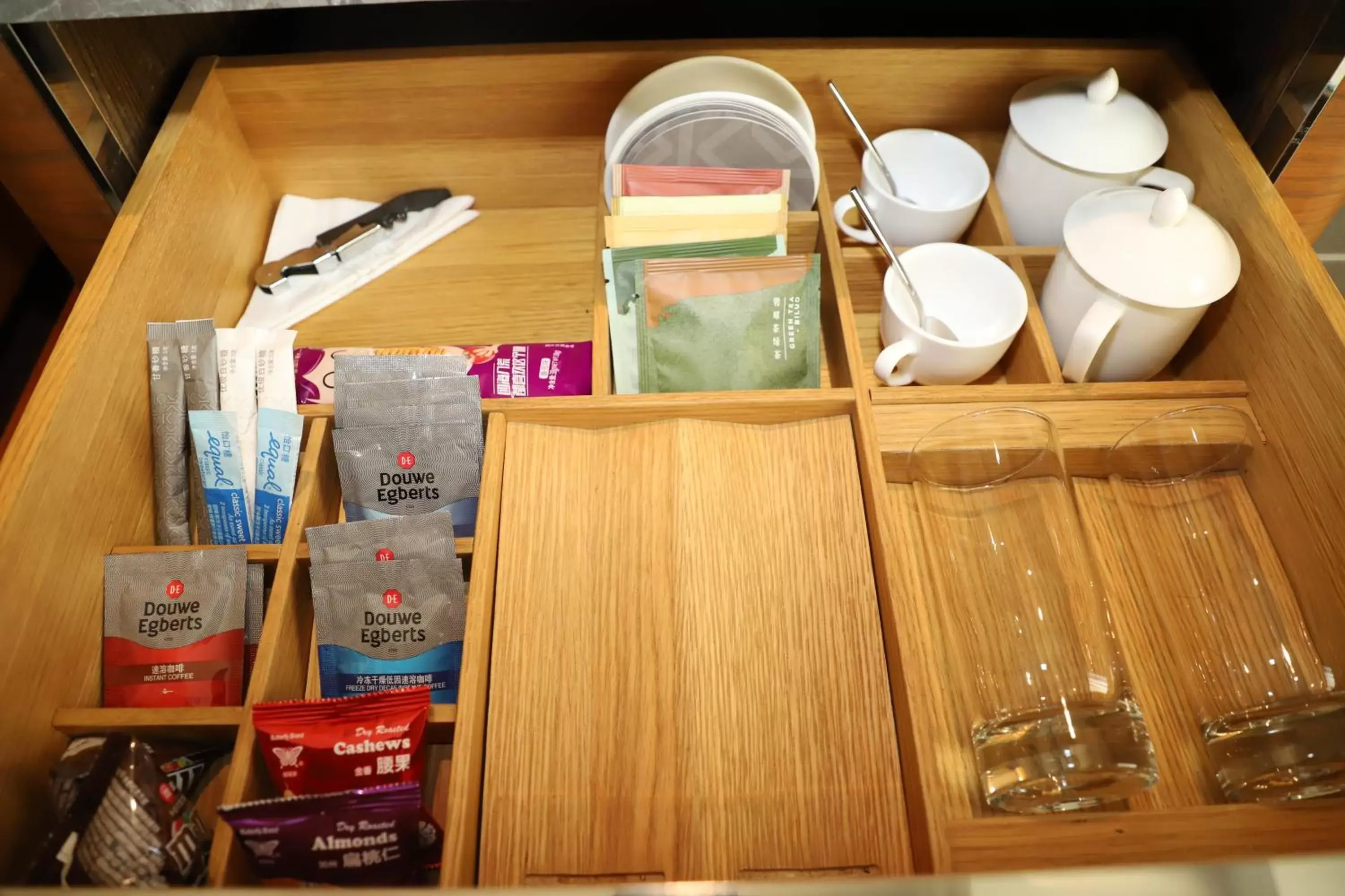 Coffee/tea facilities in Kerry Hotel, Beijing