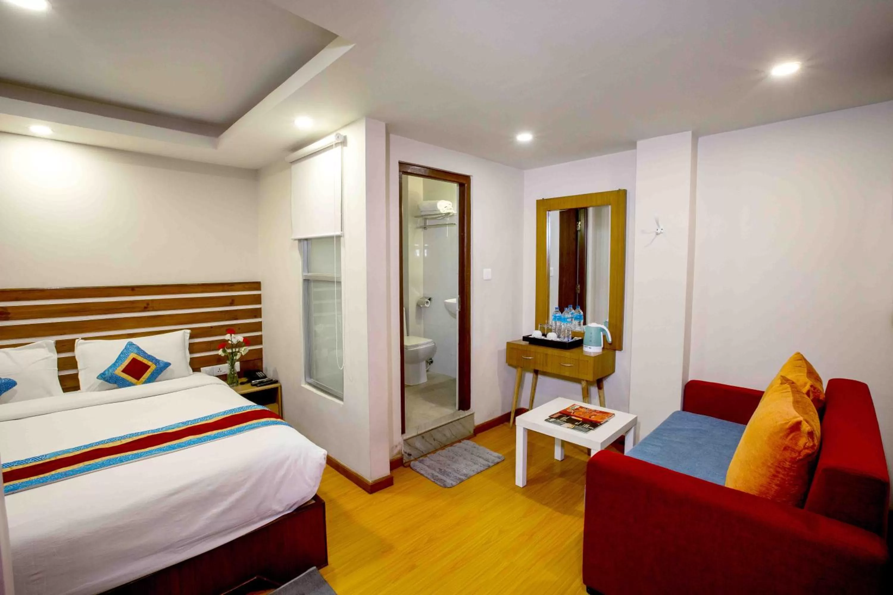 Photo of the whole room, Bed in Truly Asia Boutique Hotel