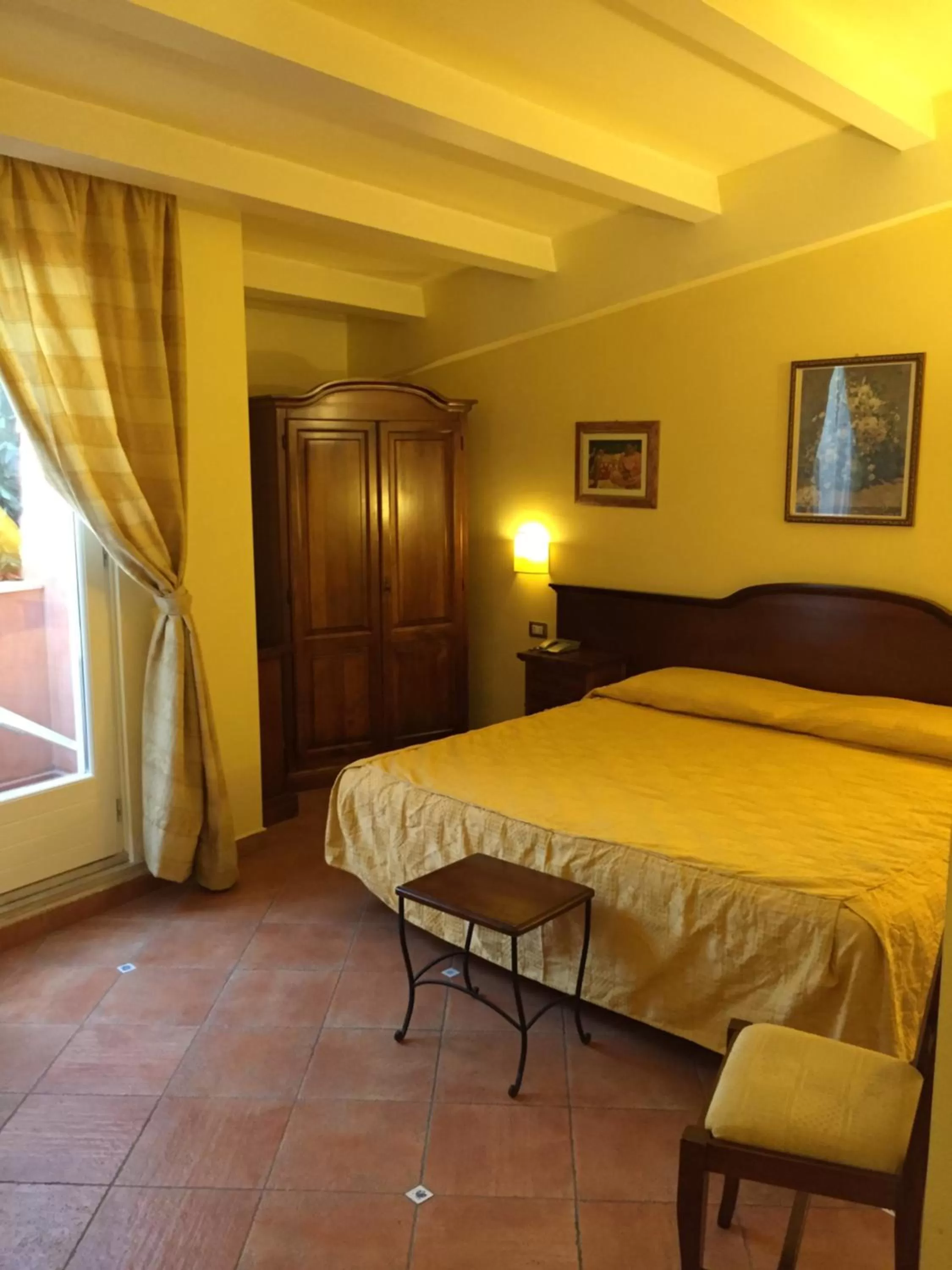 Photo of the whole room, Bed in Hotel Mediterraneo