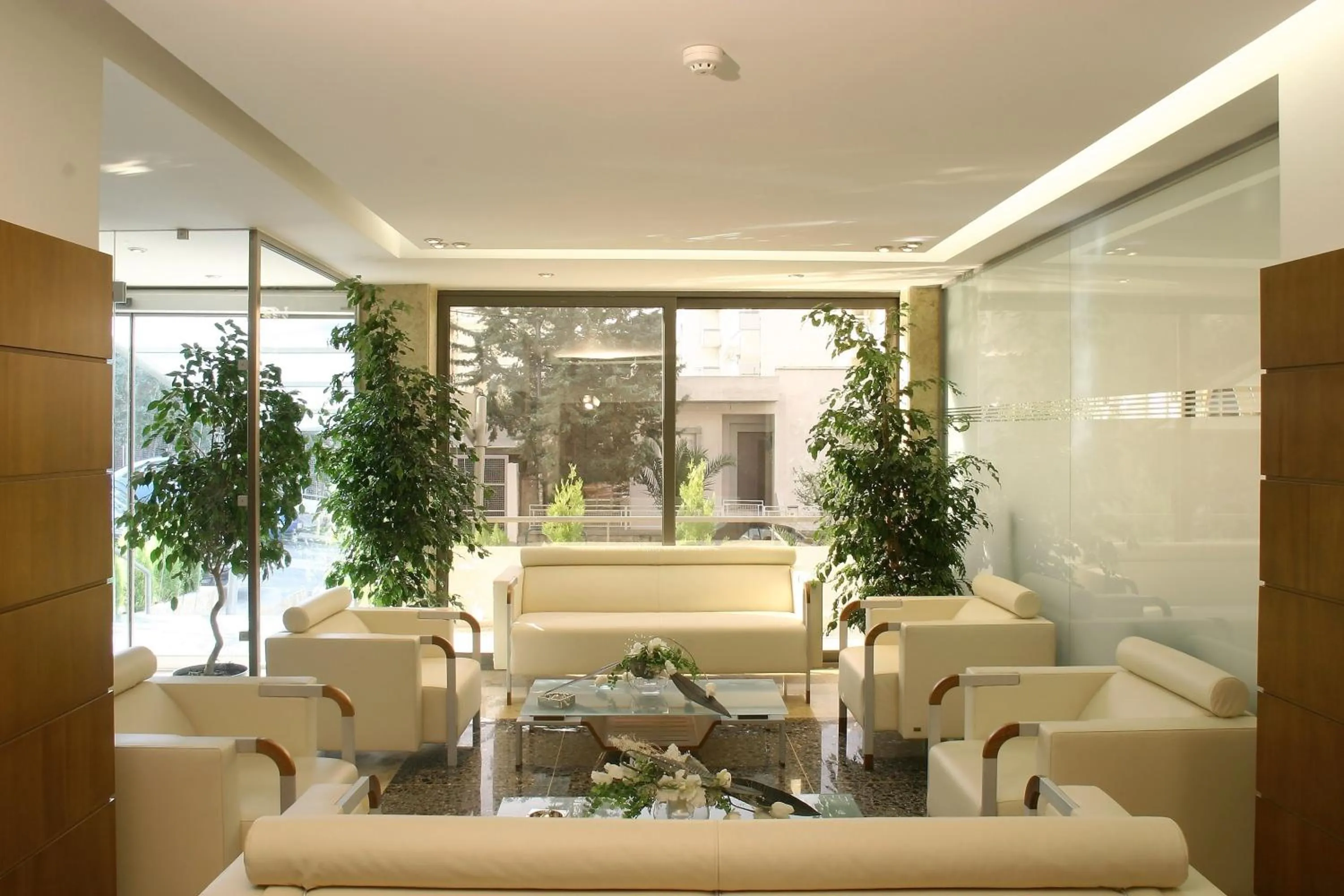 Balcony/Terrace in Blue Sea Hotel Alimos