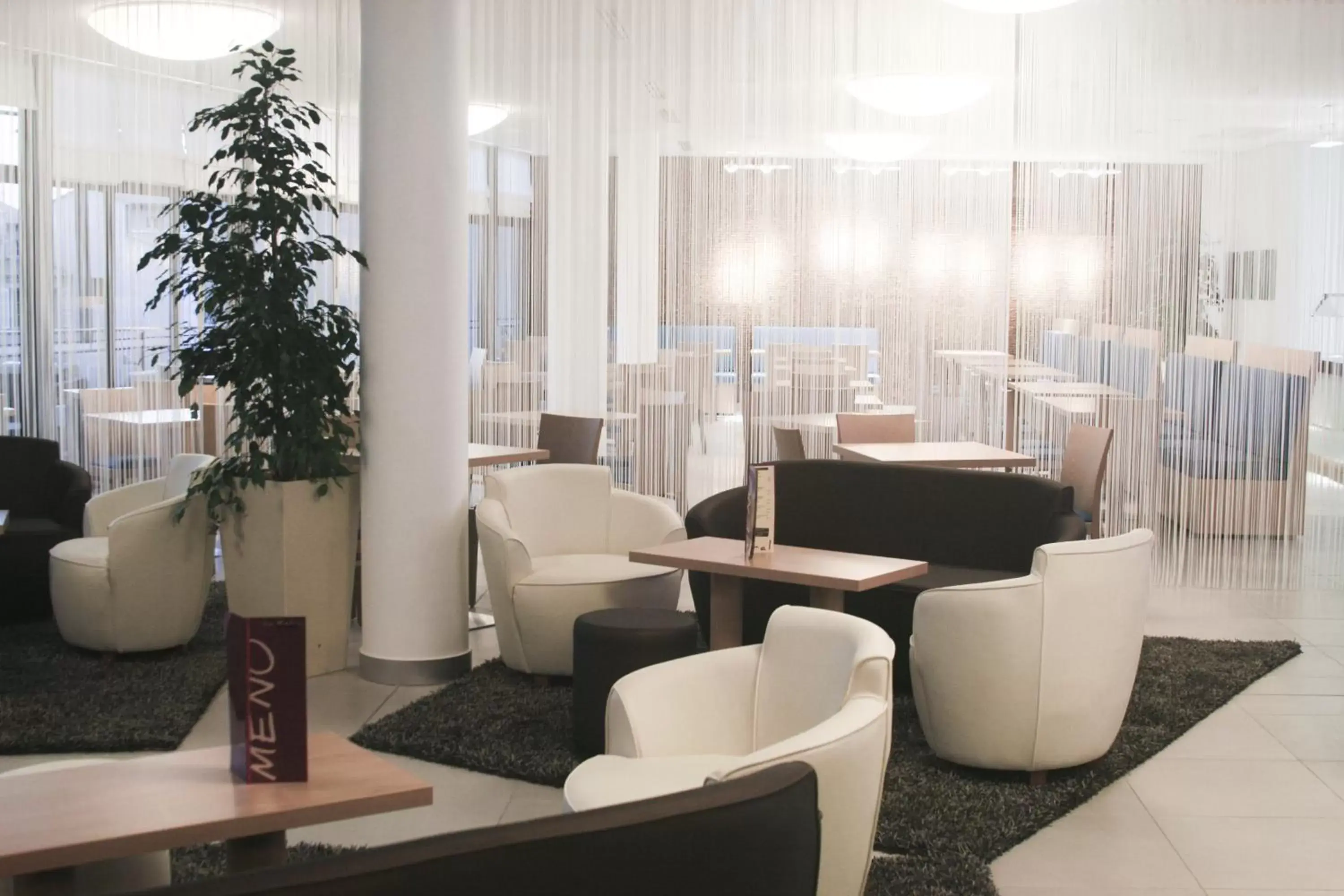 Property building, Lounge/Bar in Holiday Inn Express Marseille Saint Charles, an IHG Hotel