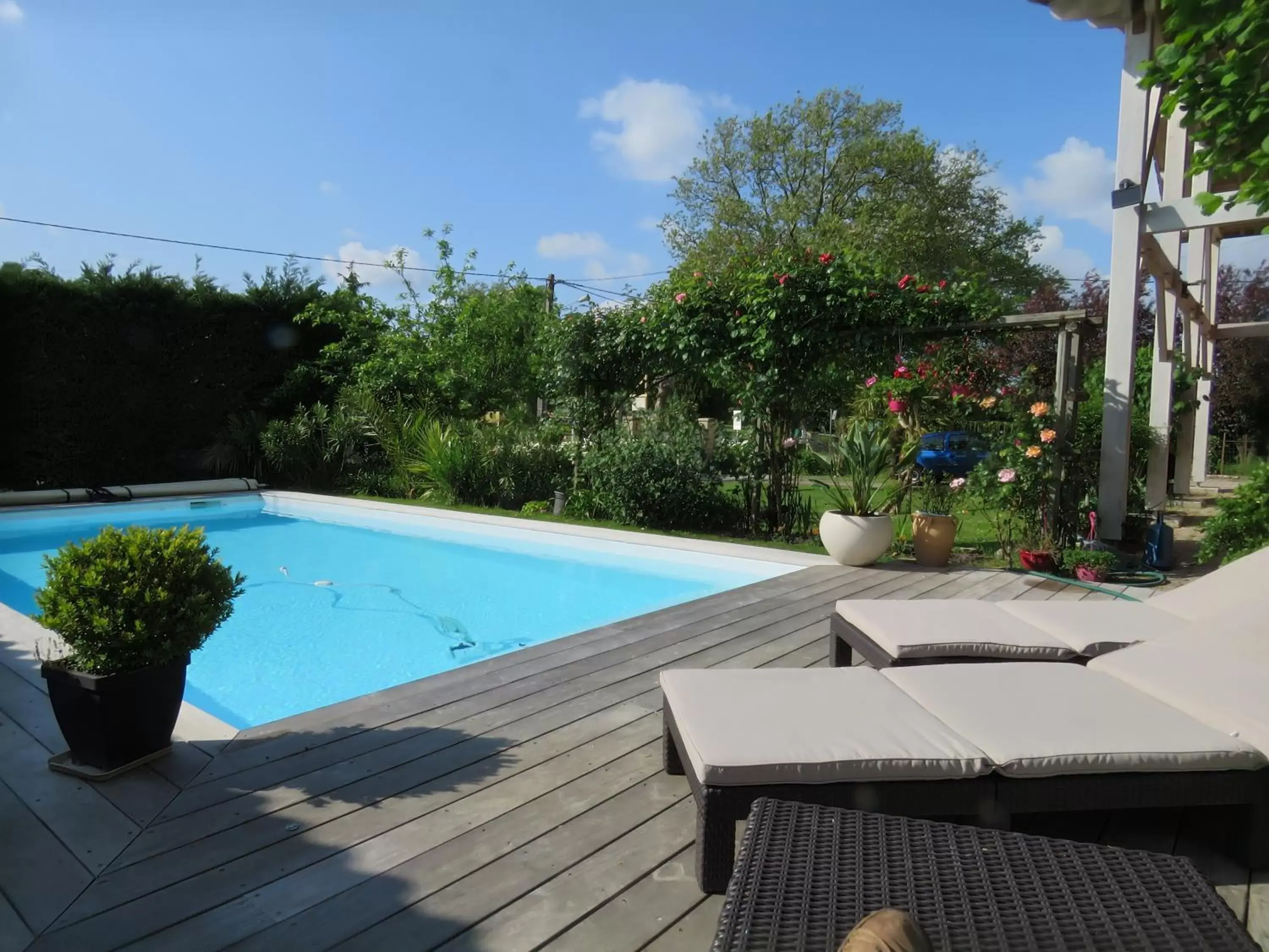 Property building, Swimming Pool in Les Arums de Fondeminjean