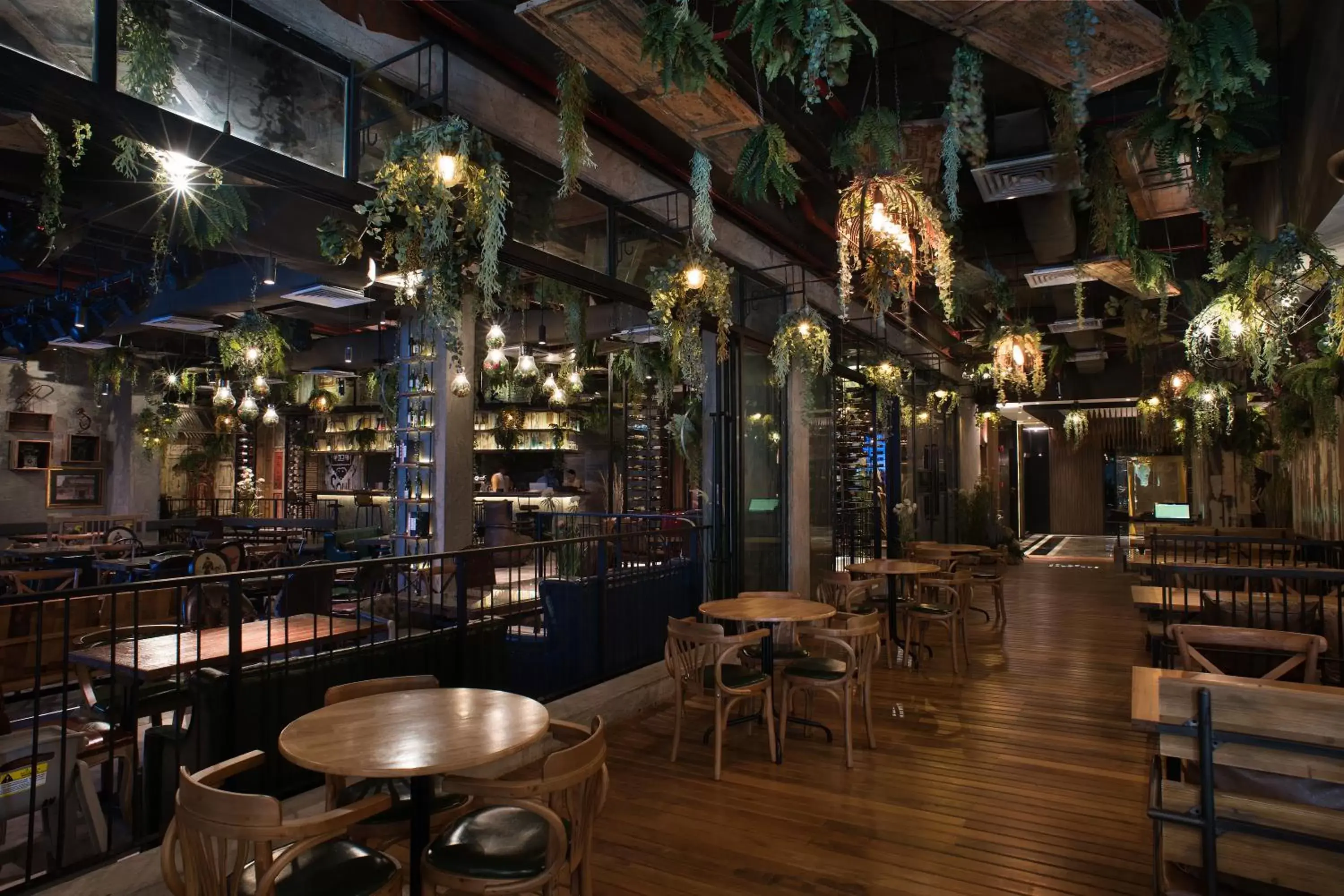 Restaurant/places to eat in Vangohh Eminent Hotel & Spa Restaurant/places to eat in Vangohh Eminent Hotel & Spa