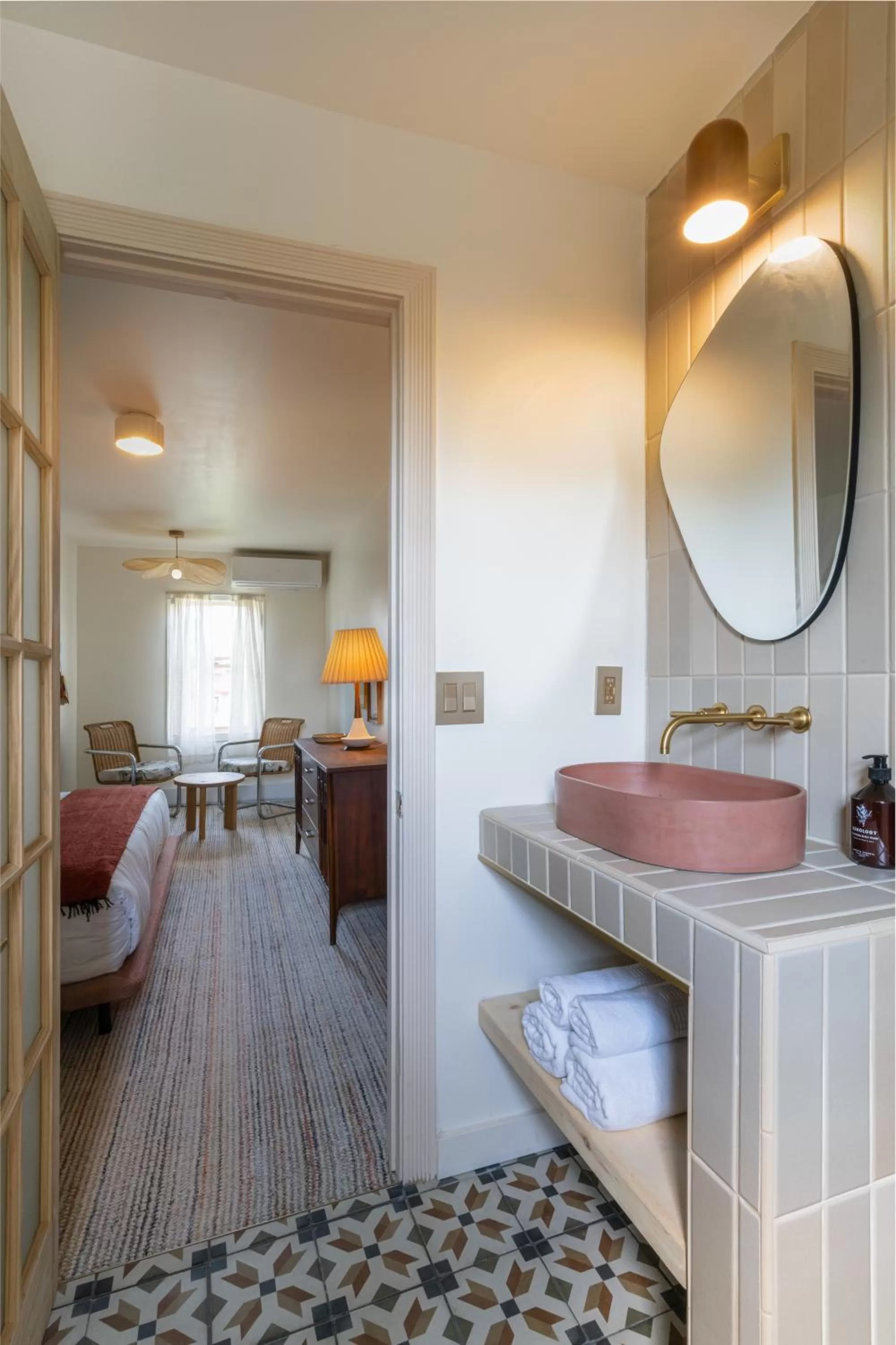 Bathroom, Bed in Eastwind Hotel Lake Placid