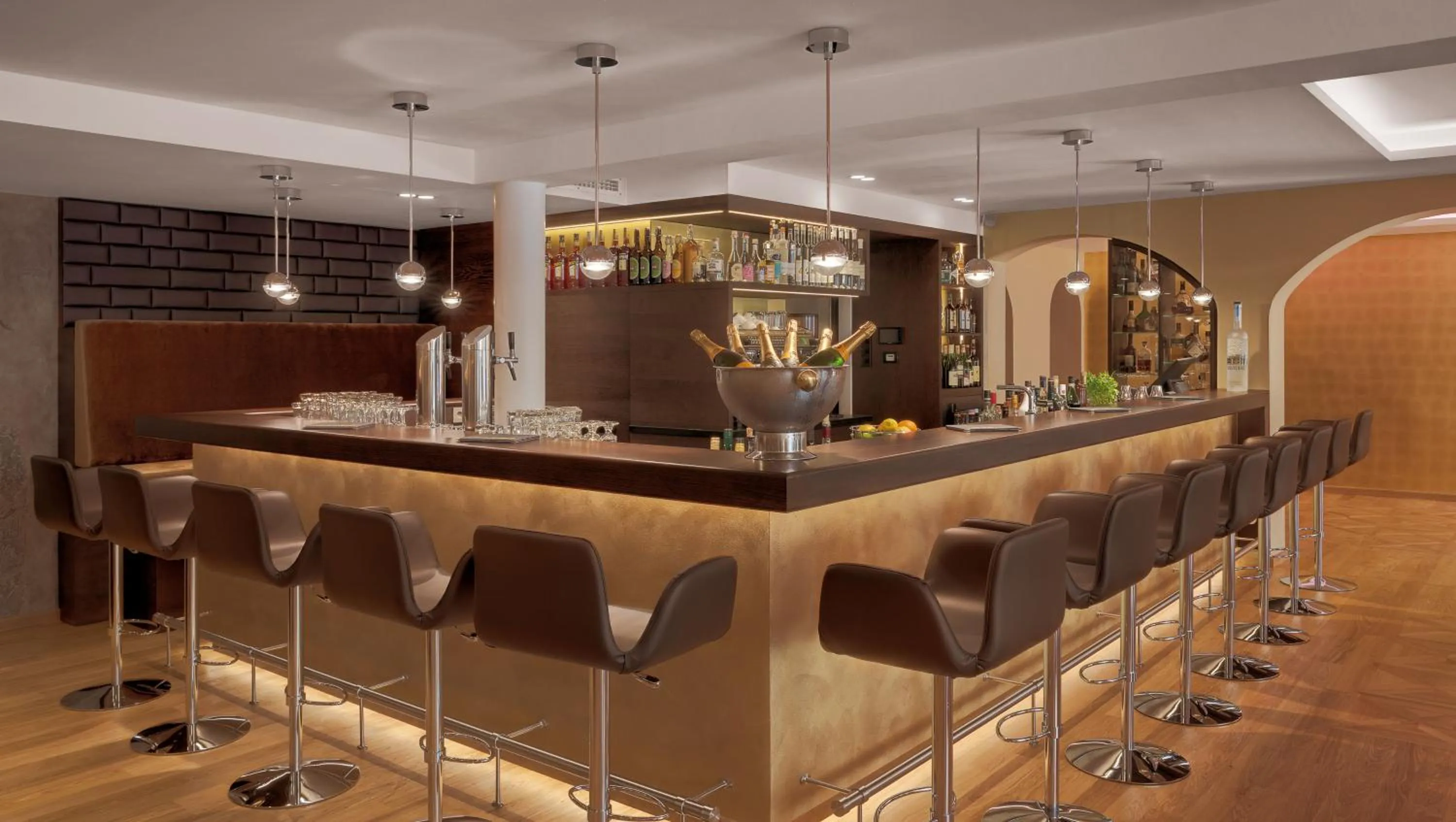 Lounge or bar in Hotel Sonnengut Wellness - Therme - Spa