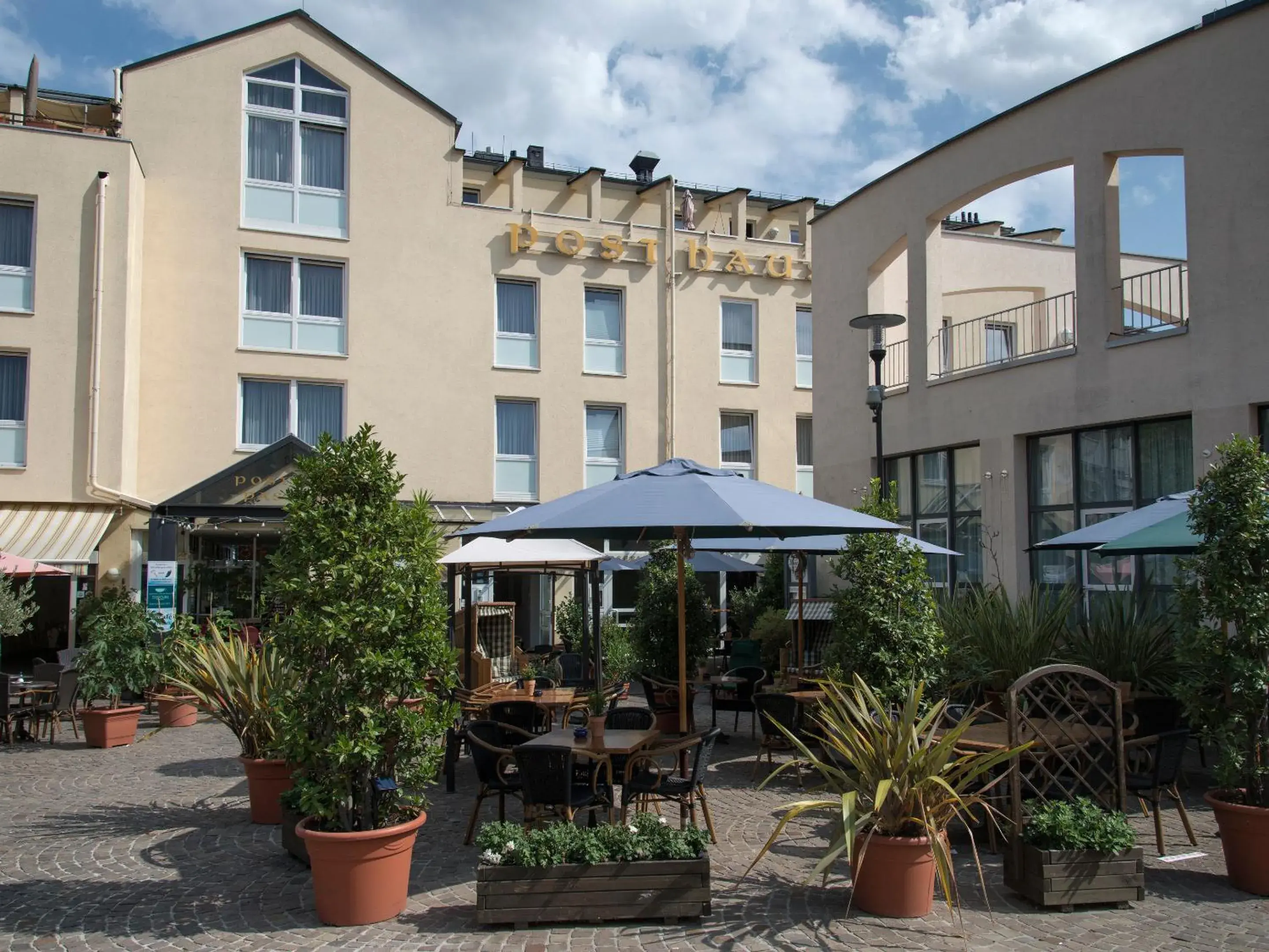 Facade/entrance, Property Building in Posthaus Hotel Residenz