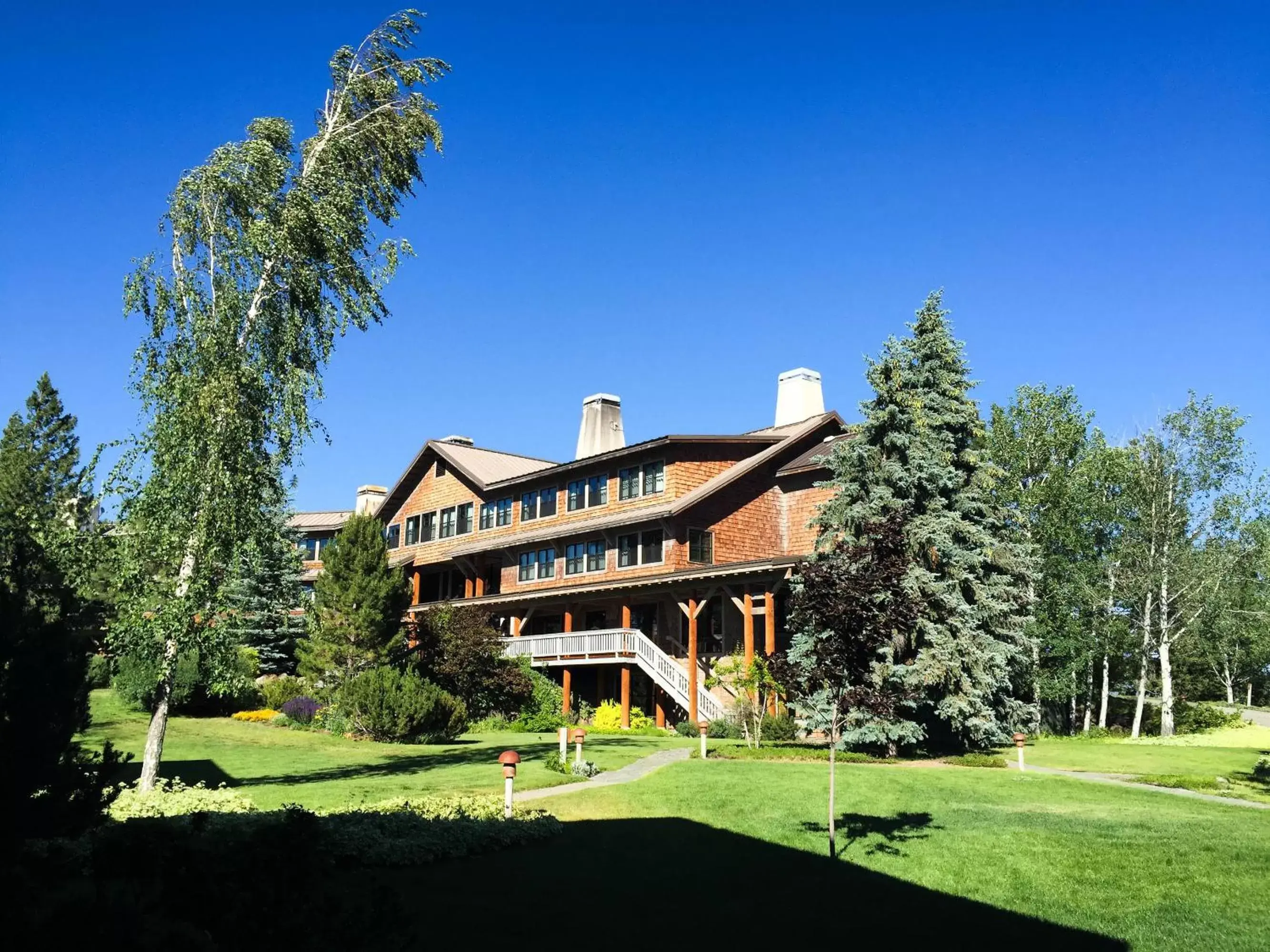 Patio, Property Building in Sun Mountain Lodge