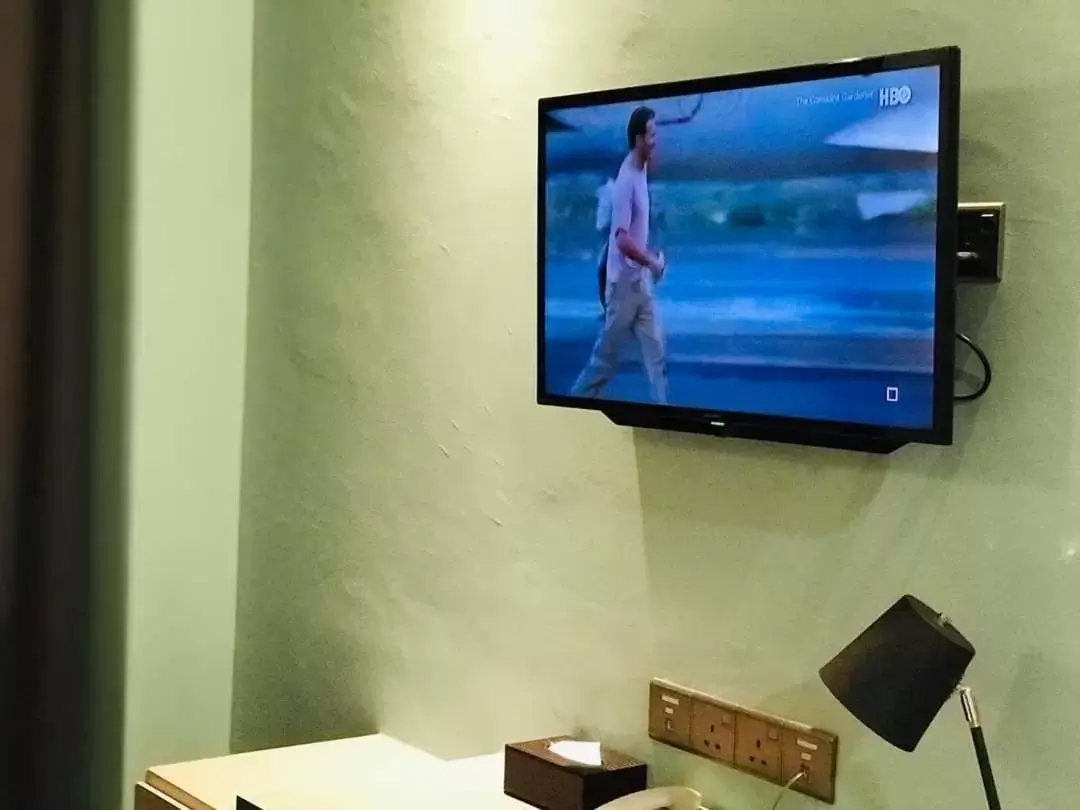 TV and multimedia, TV/Entertainment Center in K Hotel