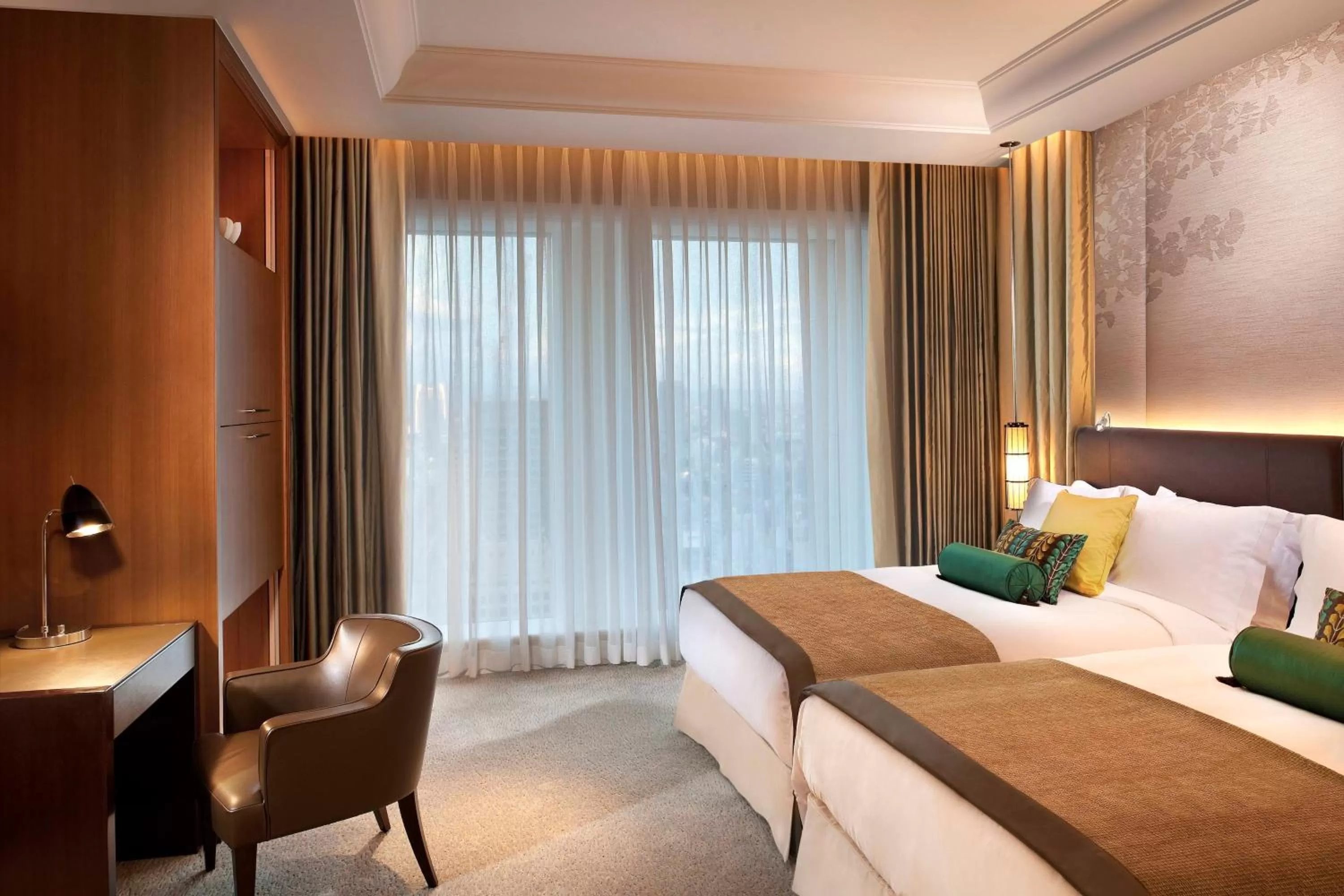 Photo of the whole room, Bed in The St. Regis Osaka