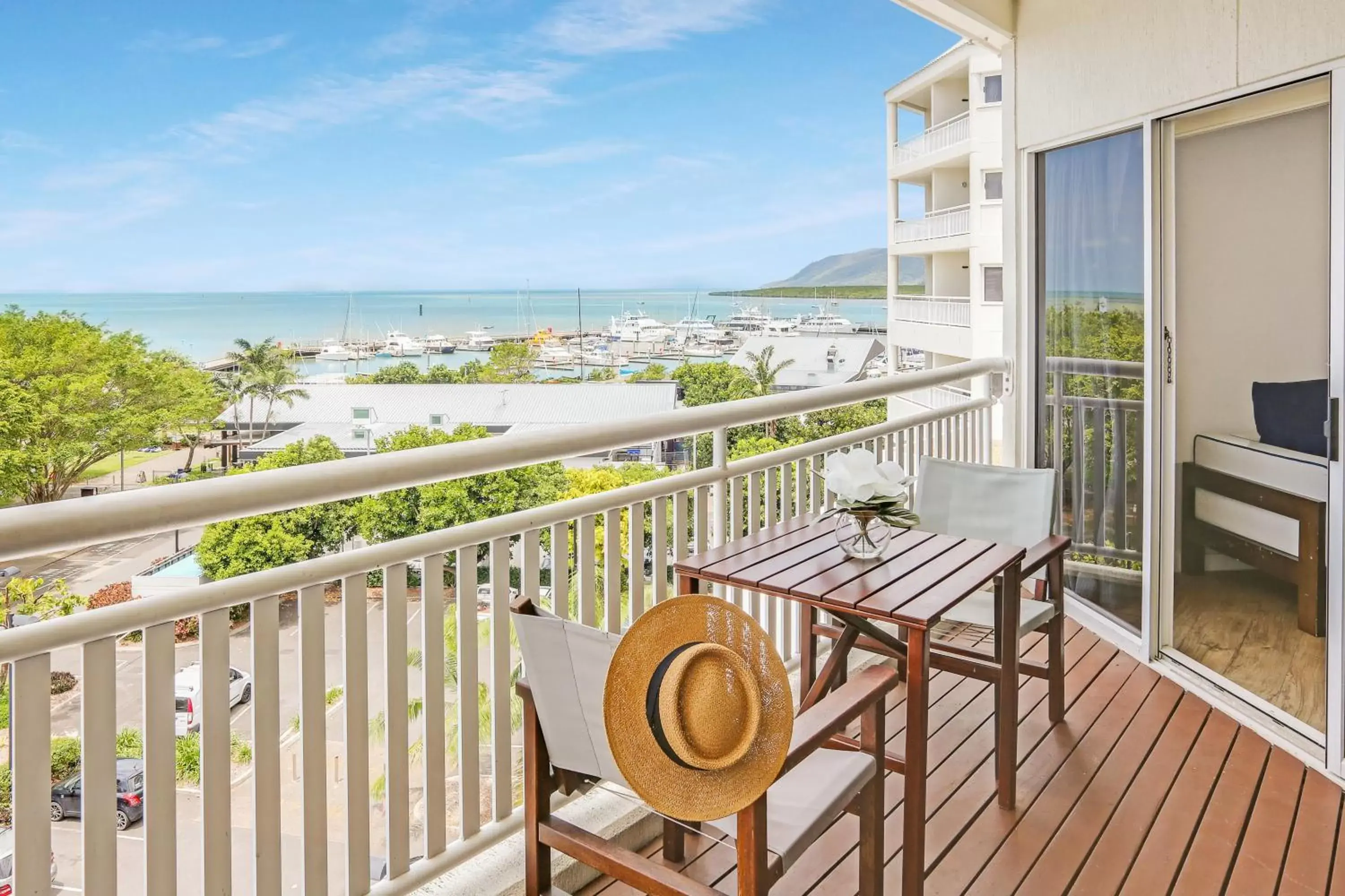 Balcony/Terrace in Shangri-La The Marina, Cairns