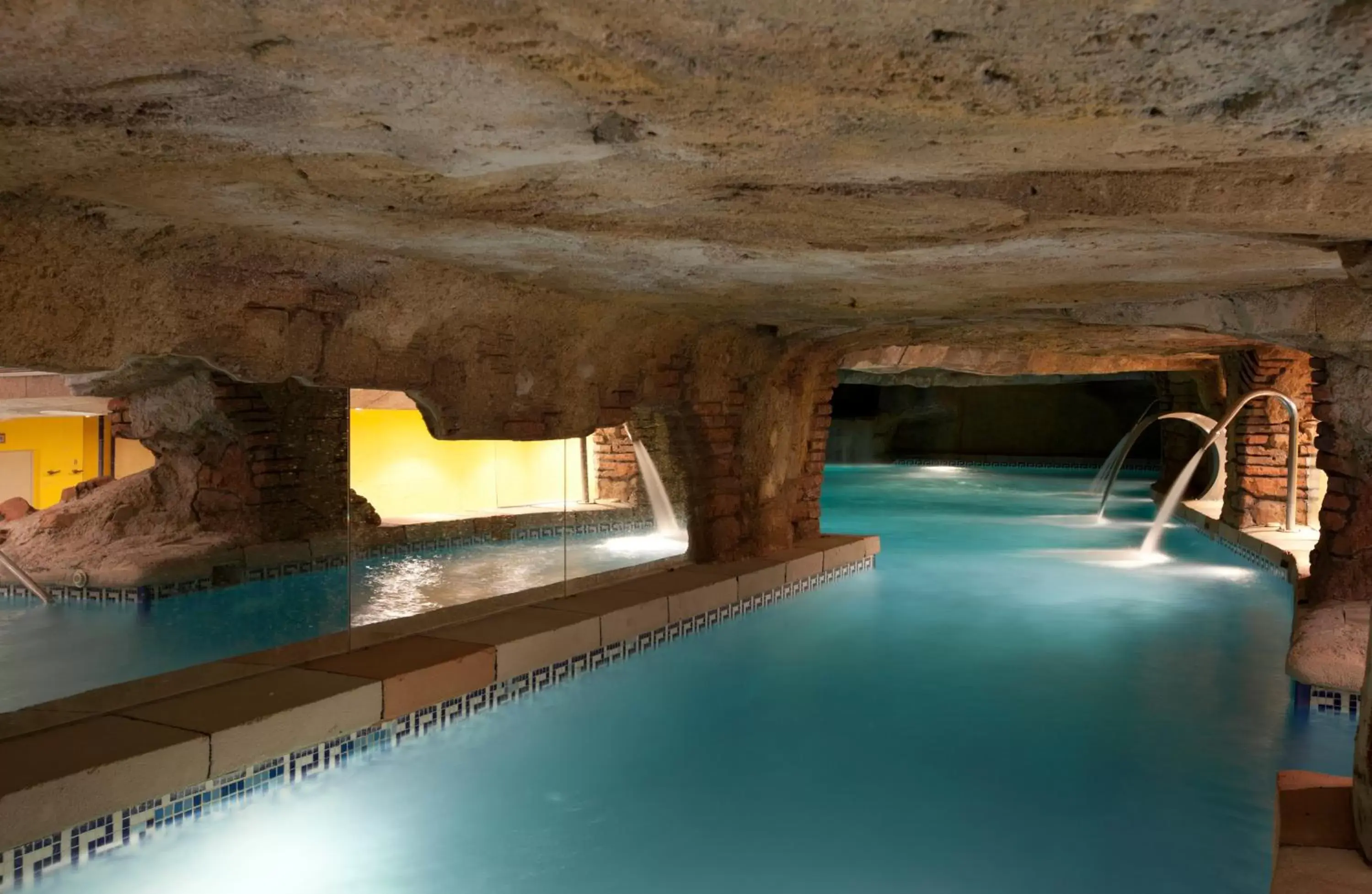 Hot Spring Bath, Swimming Pool in Senator Cádiz Spa Hotel