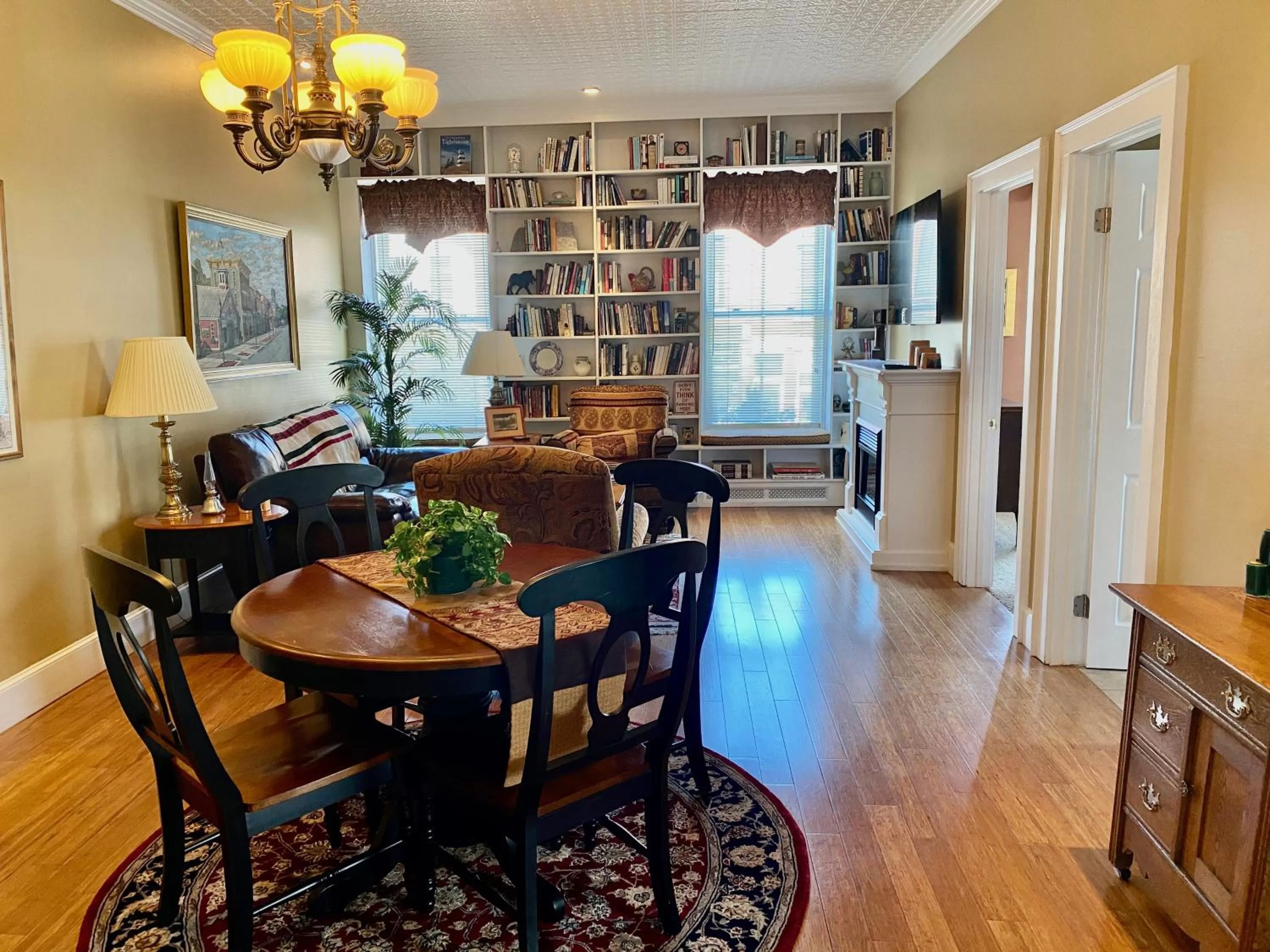 Living room in Bristol Suites