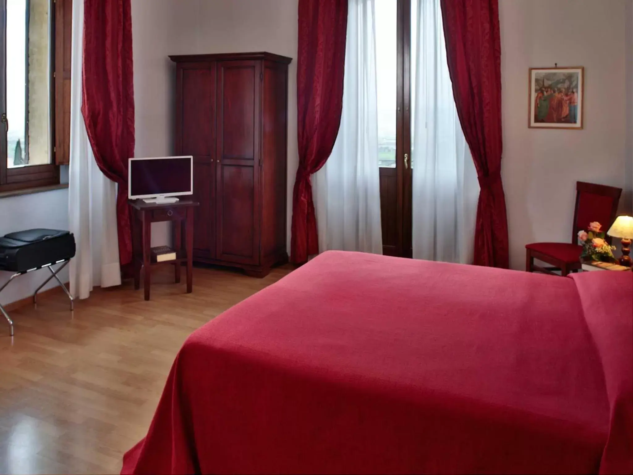 Photo of the whole room, Bed in Hotel Windsor Savoia