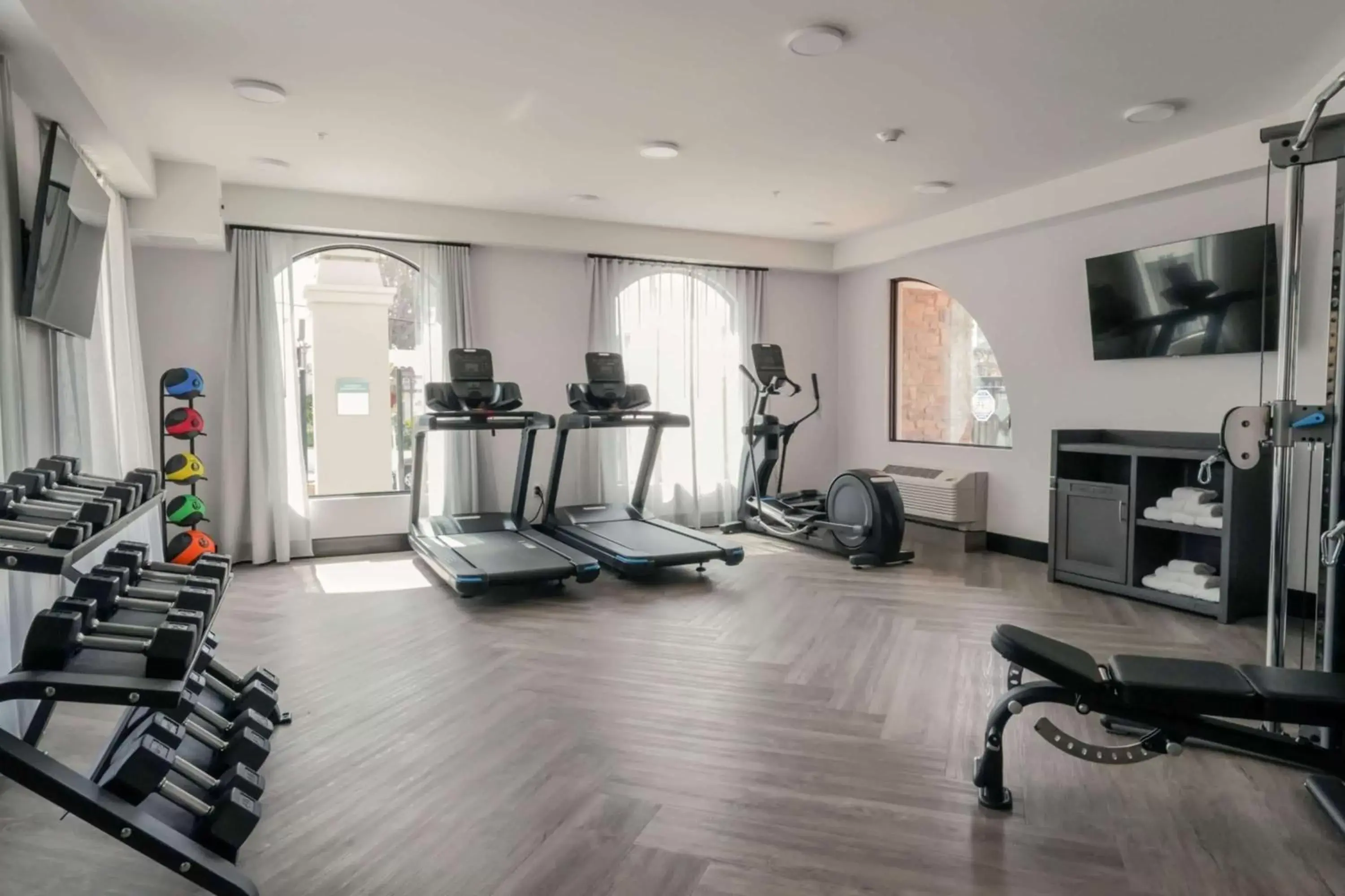 Fitness Center/Facilities in La Quinta Inn & Suites by Wyndham Santa Cruz