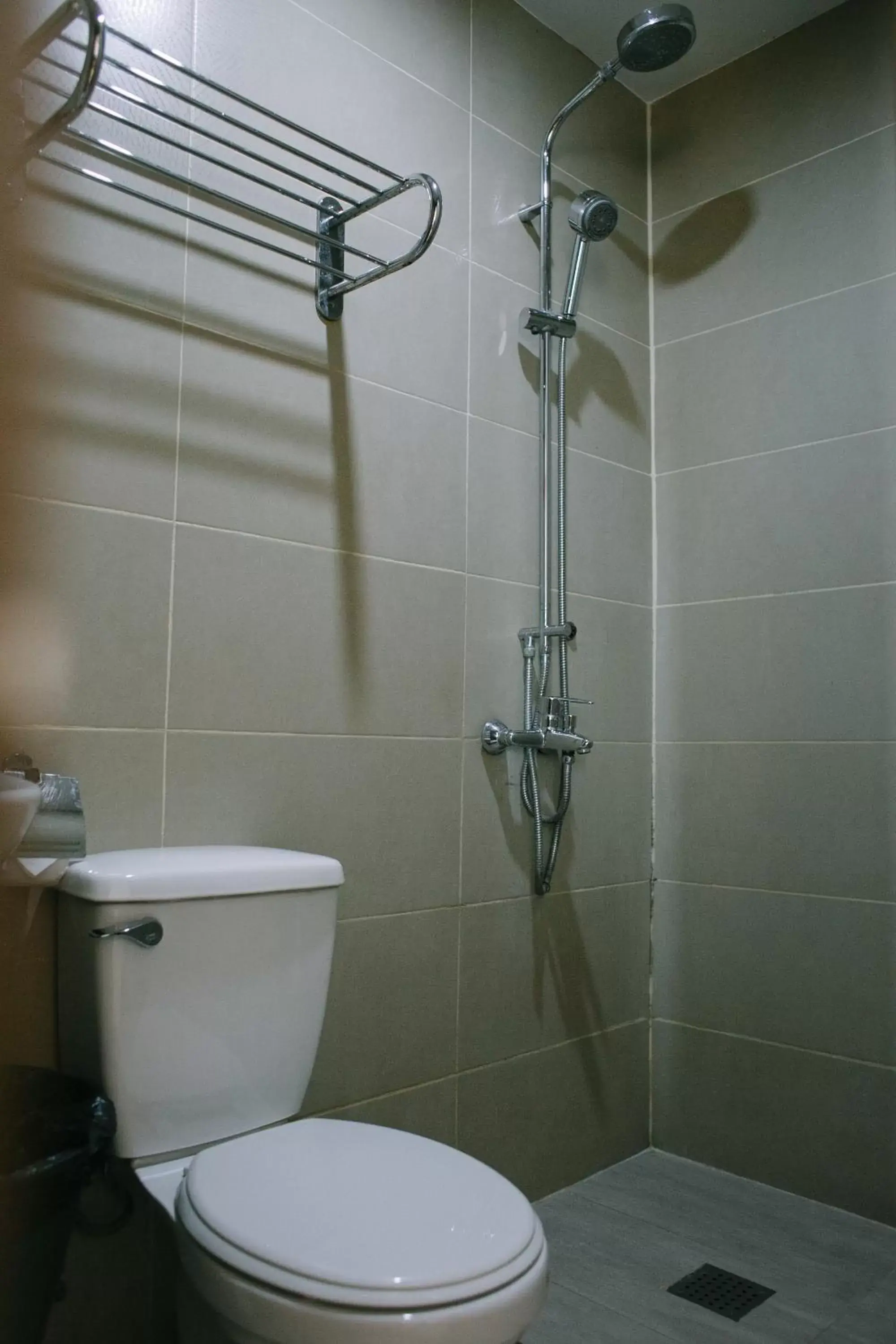 Shower, Bathroom in Leope Hotel