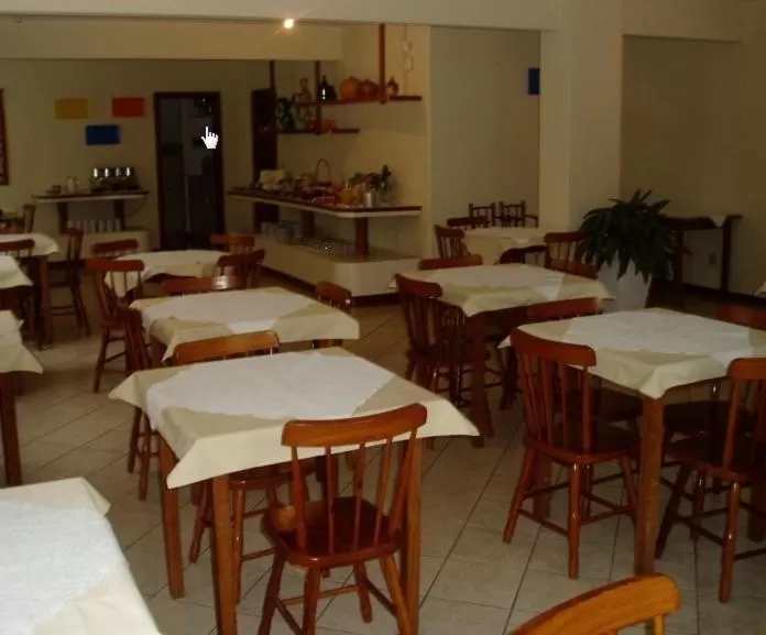 Restaurant/places to eat in Ilhamar Canas Hotel