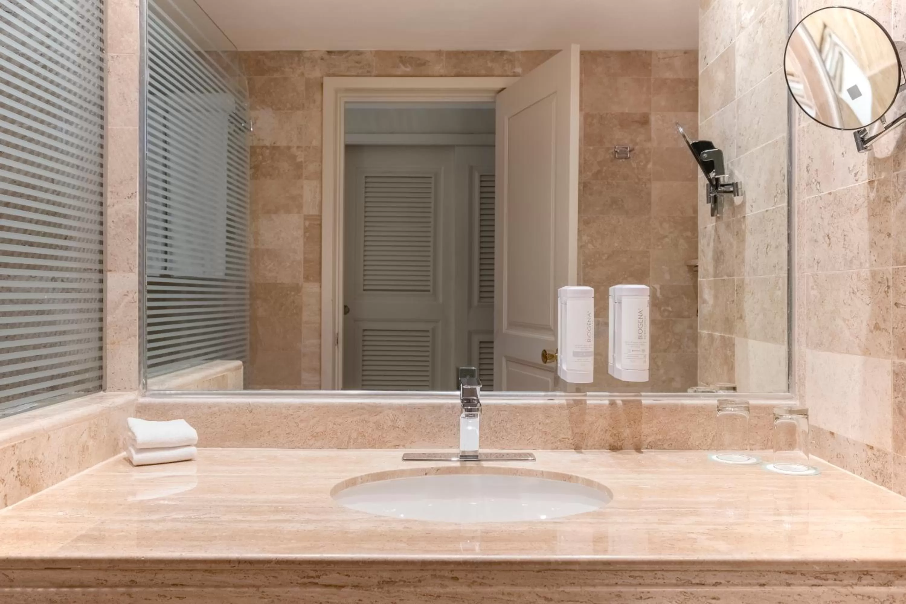 Bathroom in Iberostar Quetzal