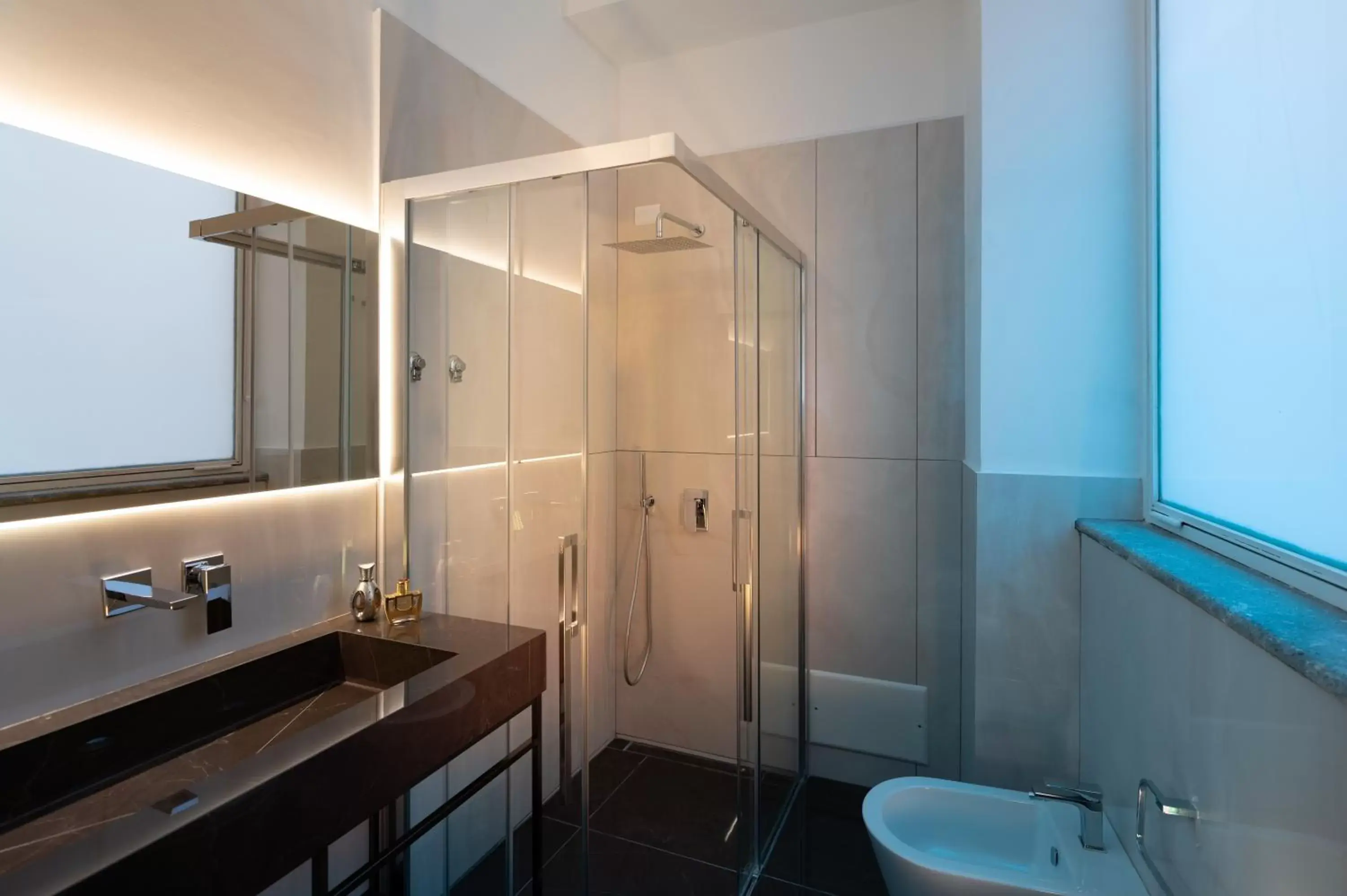 Shower, Bathroom in Amalfi Resort