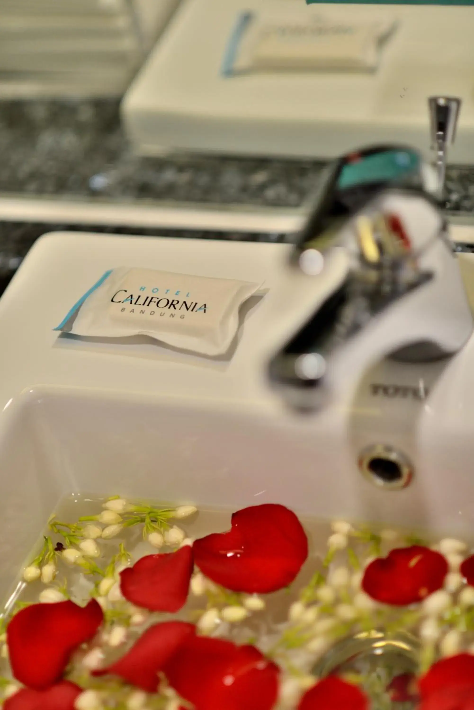 Photo of the whole room in Hotel California Bandung Photo of the whole room in Hotel California Bandung