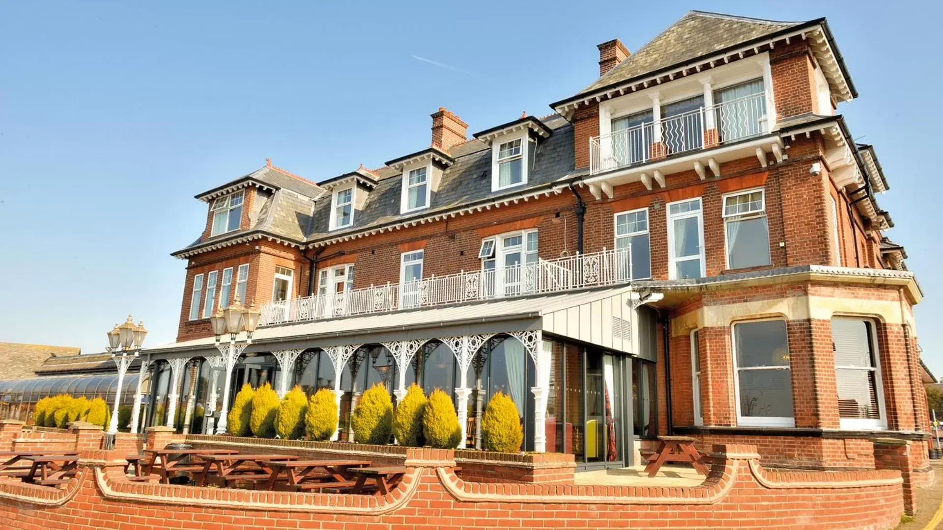 Facade/entrance, Property Building in Wherry Hotel