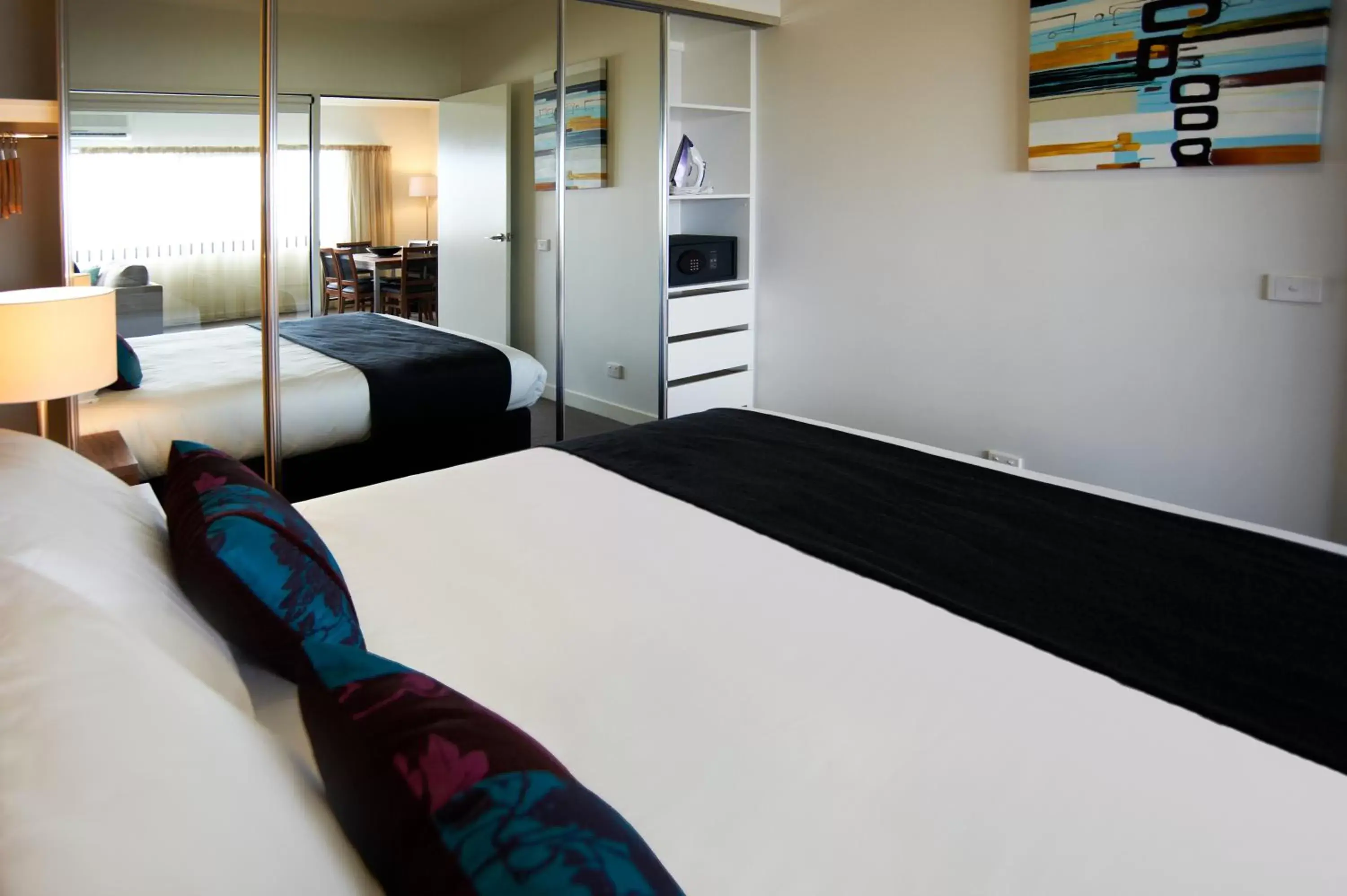 Bedroom, Bed in Quest Dubbo