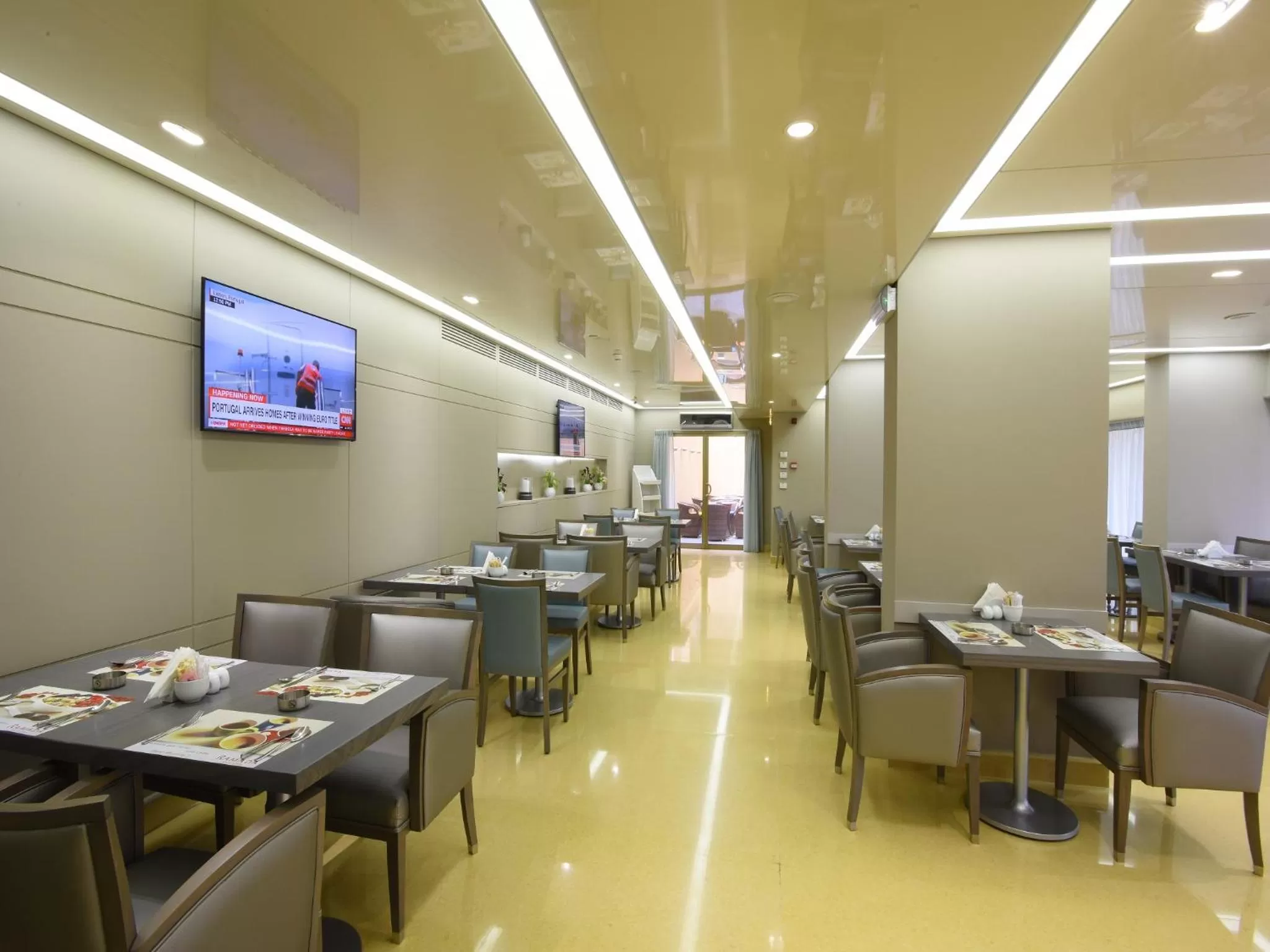 Restaurant/places to eat in Ramada by Wyndham Downtown Beirut