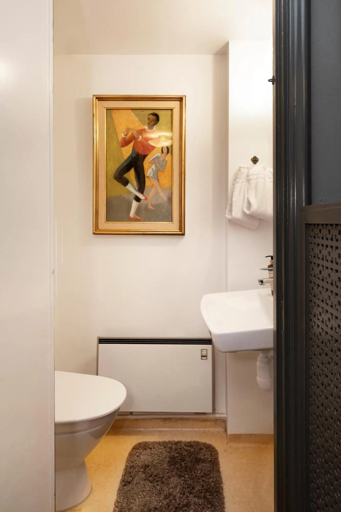 Toilet in Victory Apartments