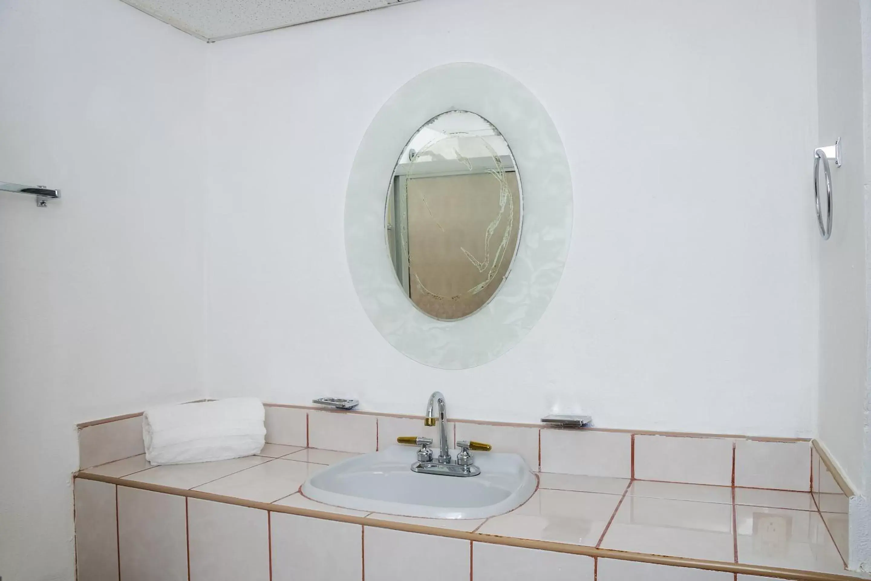 Bathroom in Capital O Hotel Dos Mares, Cabo San Lucas
