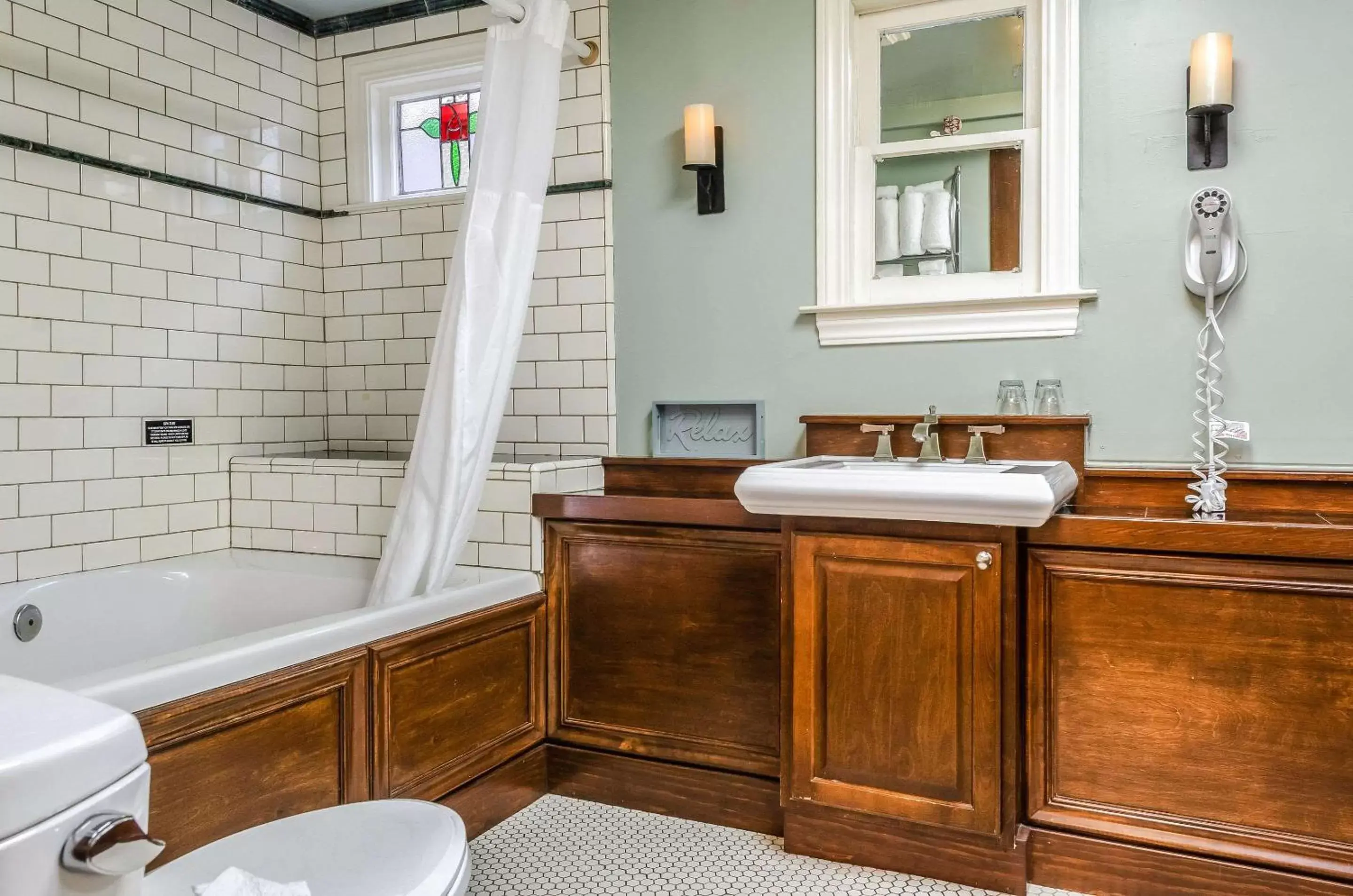 Bathroom in Hotel Napa Valley, Ascend Hotel Collection