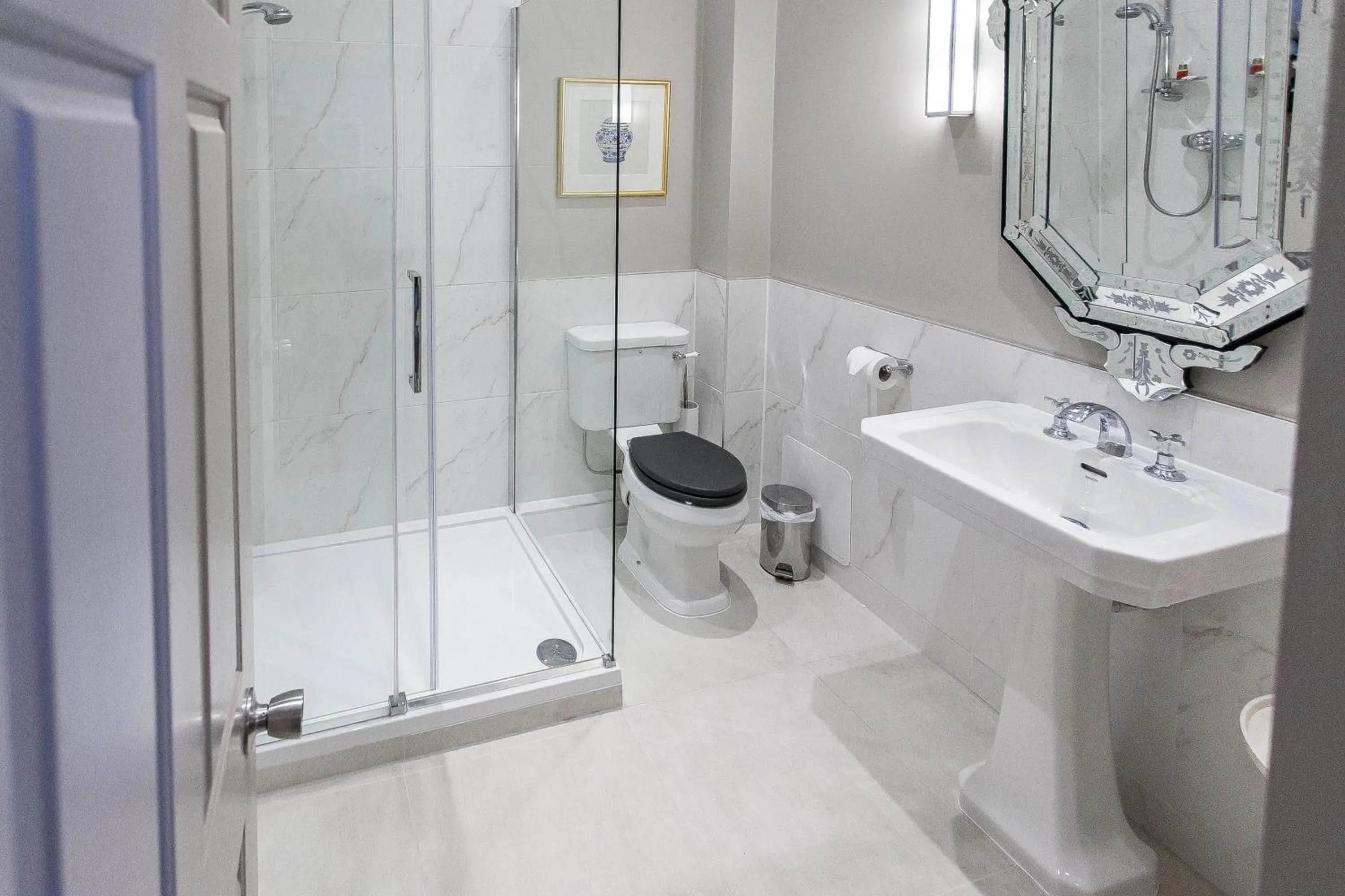 Bathroom in The Ormond At Tetbury