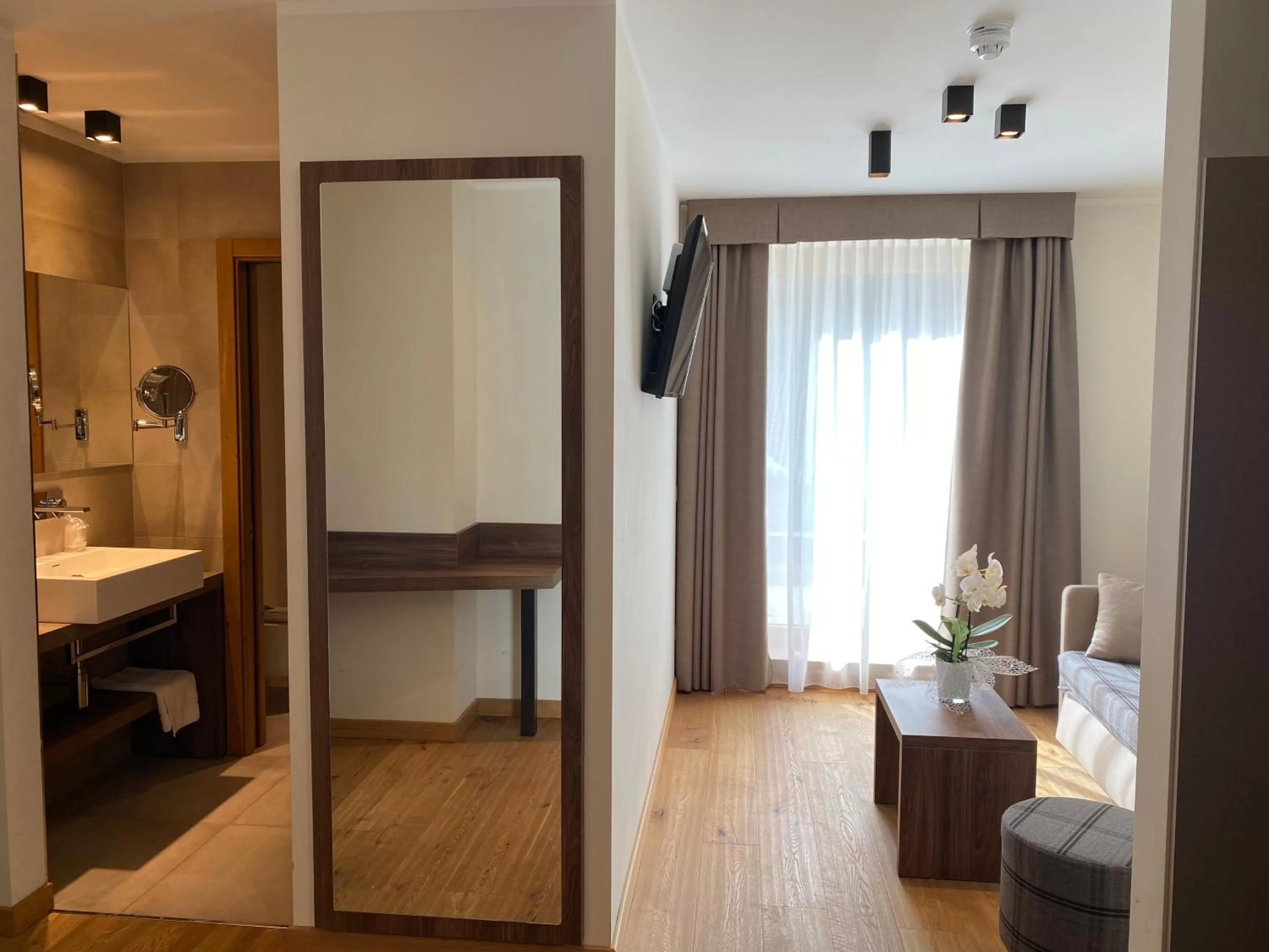 Living room, Bed in Dolomeet Boutique Hotel