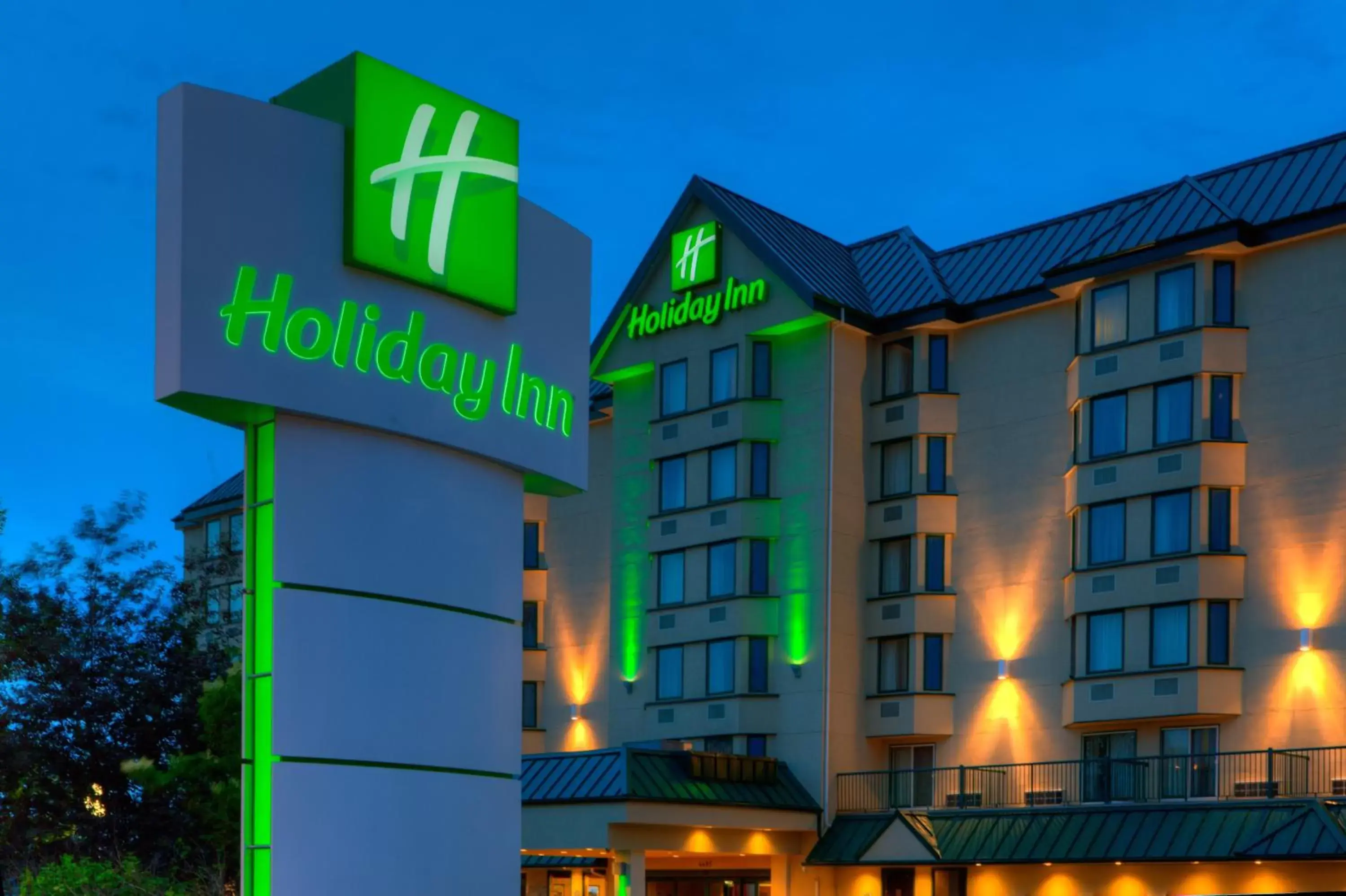 Property Building in Holiday Inn Conference Centre Edmonton South, an IHG Hotel